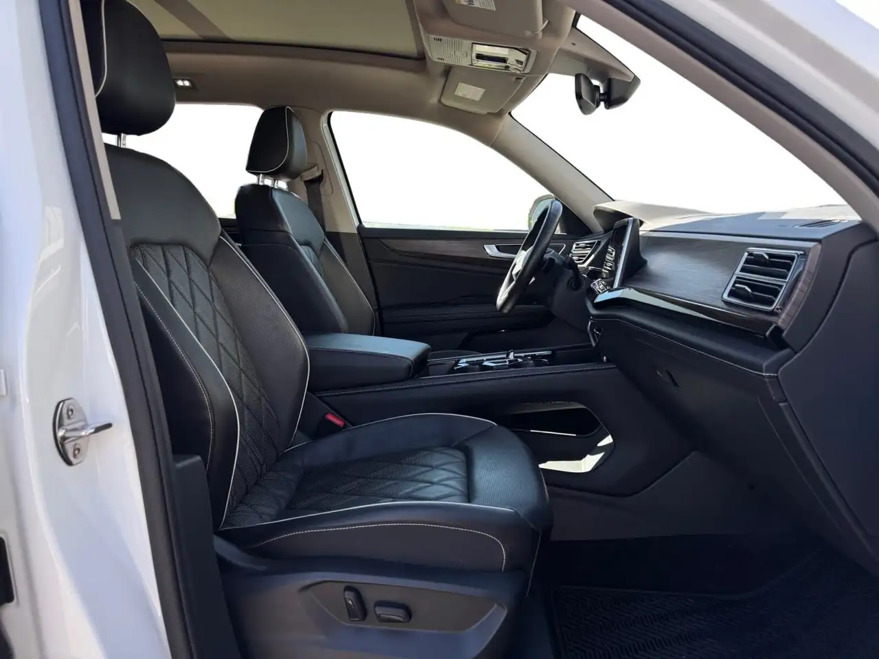 Volkswagen Atlas снимка Volkswagen Atlas