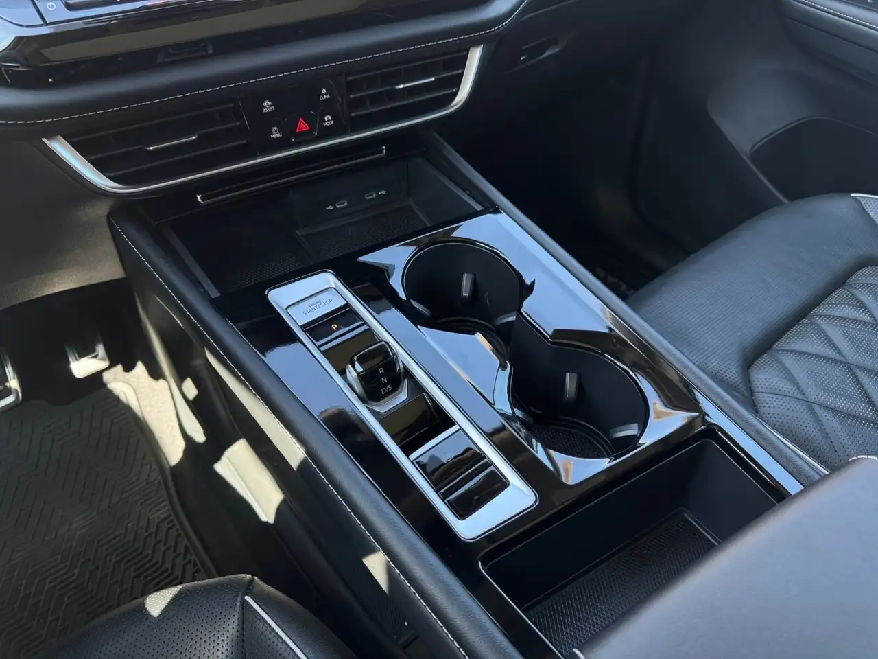 Volkswagen Atlas снимка Volkswagen Atlas