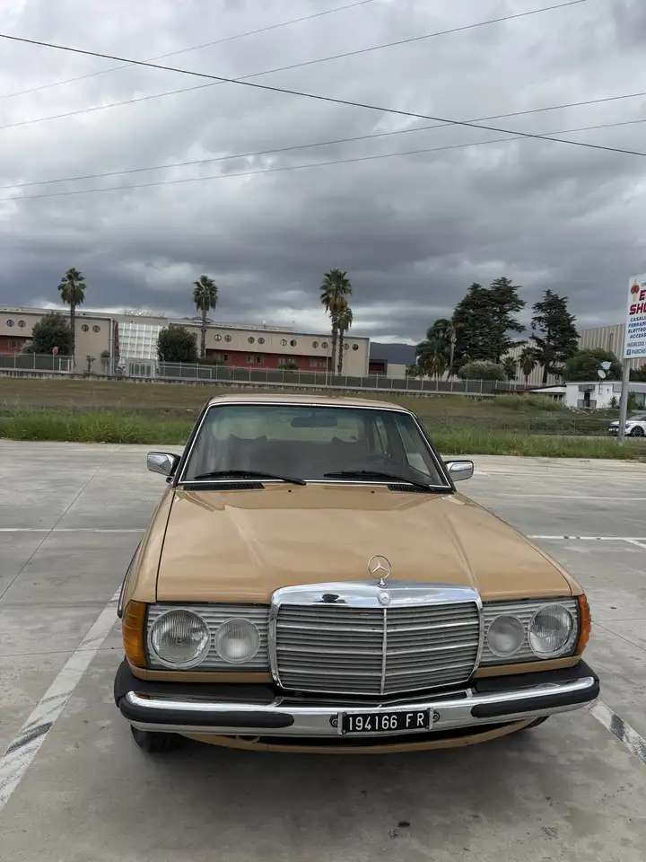 Mercedes-Benz 200, foto 3