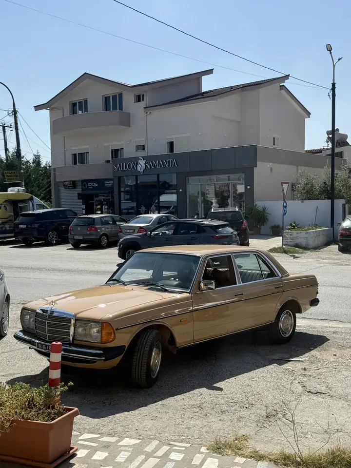 Mercedes-Benz 200, foto 11