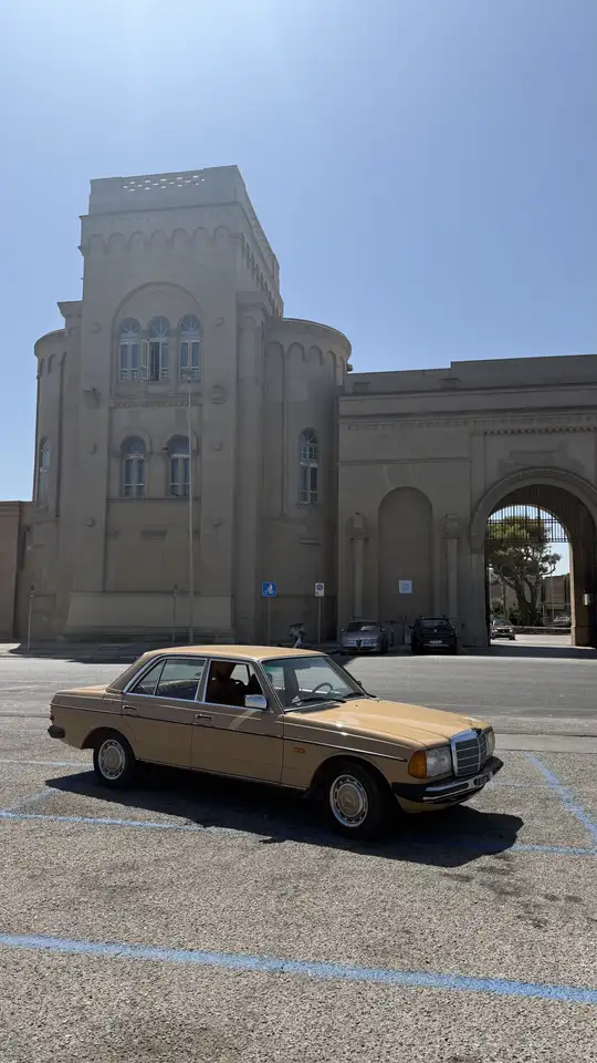 Mercedes-Benz 200, foto 7