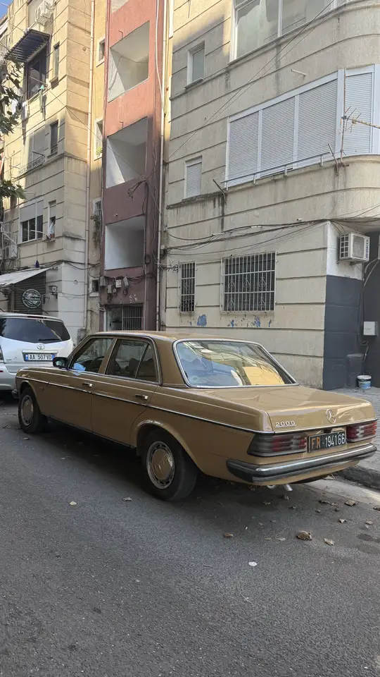Mercedes-Benz 200, foto 9