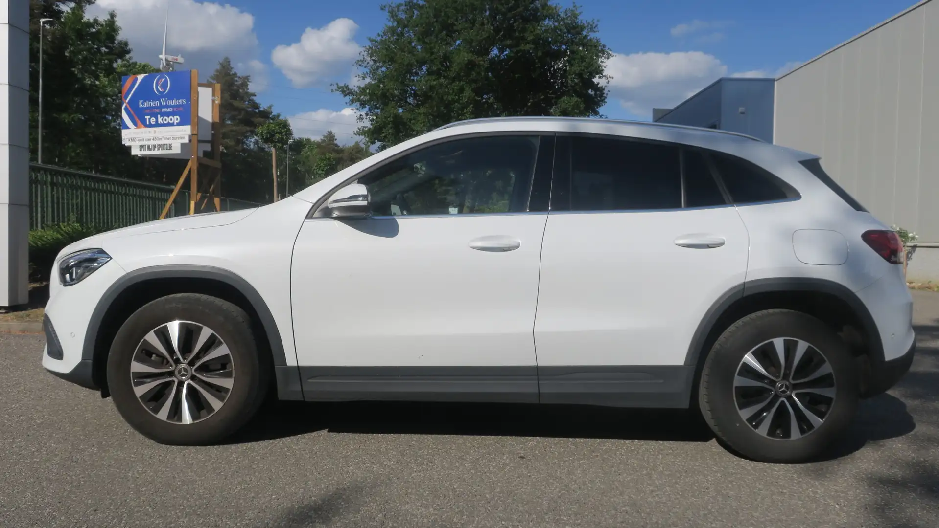 Mercedes-Benz GLA 180 Business Line Blanc - 2