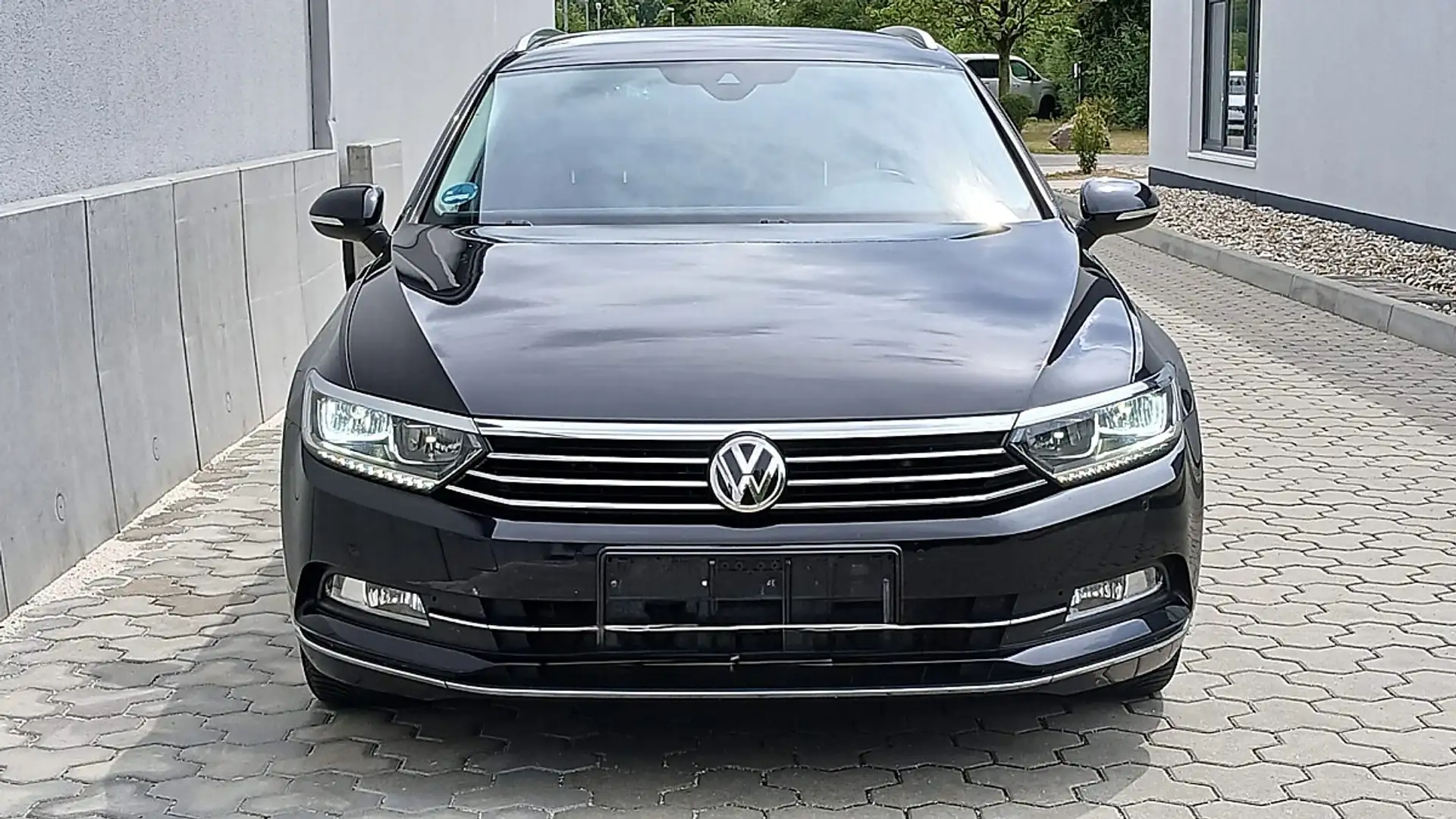 Volkswagen Passat Variant Highline Schwarz - 1