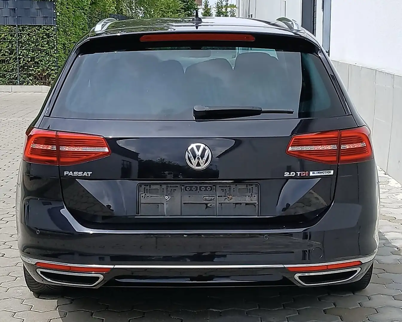 Volkswagen Passat Variant Highline Schwarz - 2