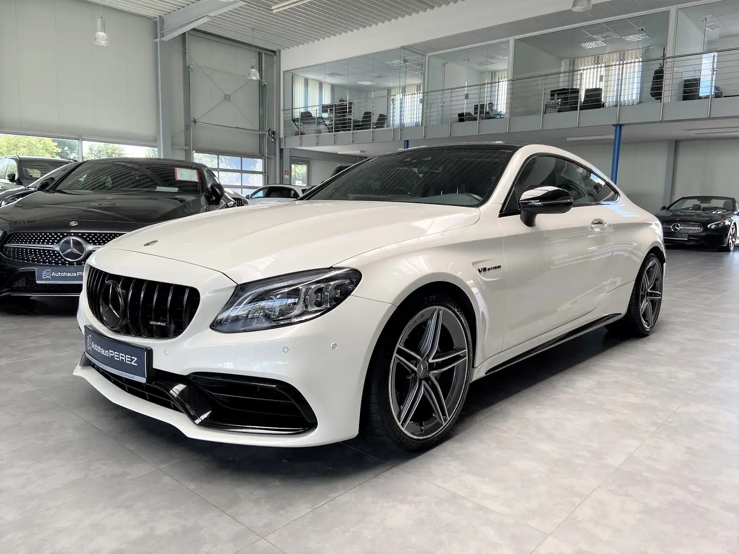 Mercedes-Benz C 63 AMG Coupe DISTRONIC-MEMORY-PANO-BURMESTER Weiß - 2