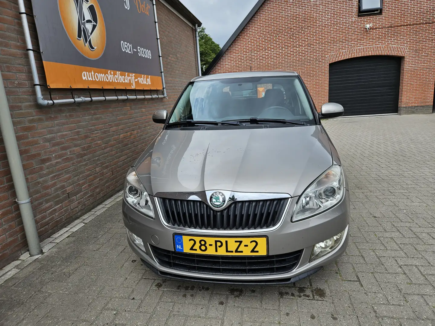 Skoda Fabia 1.2 TSI Ambition Beige - 2
