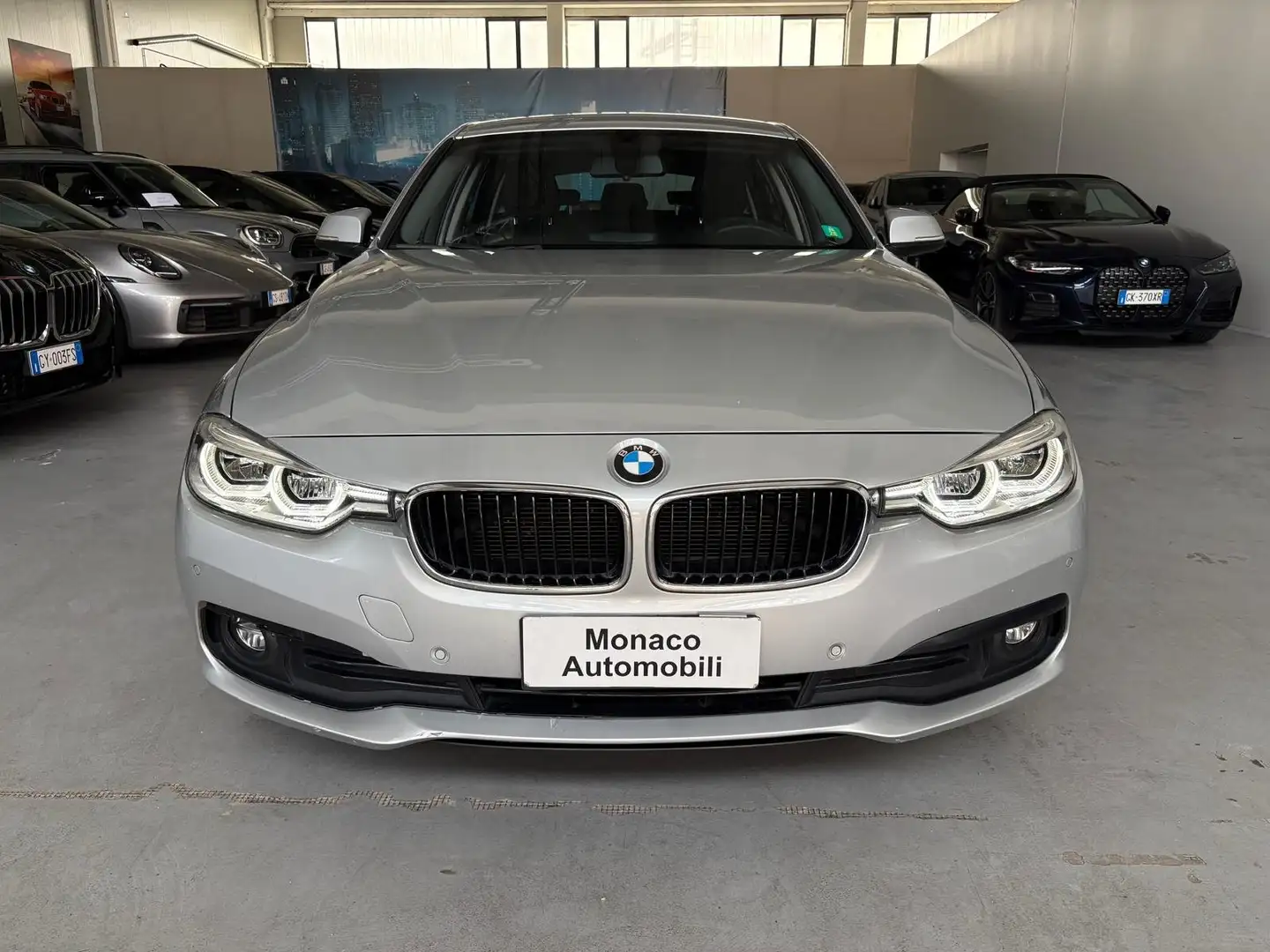 BMW 318 Serie 3 F31 318d Touring Business Advantage auto Gris - 2