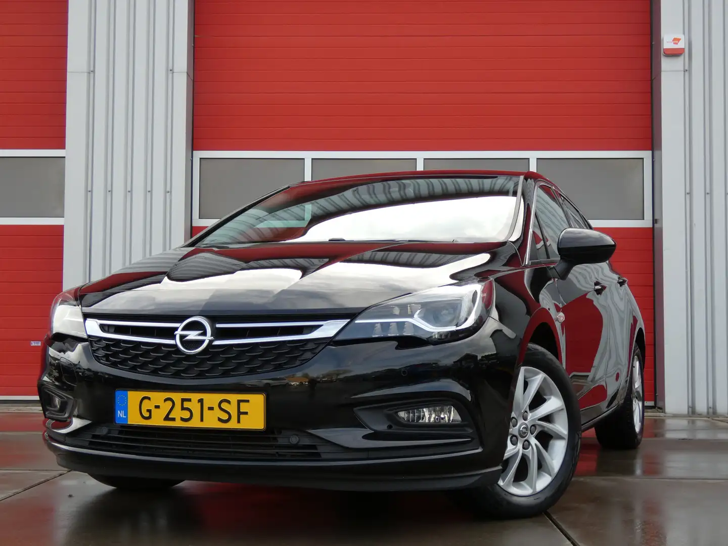 Opel Astra 1.0 Turbo Innovation/ lage km/ compleet! Zwart - 1