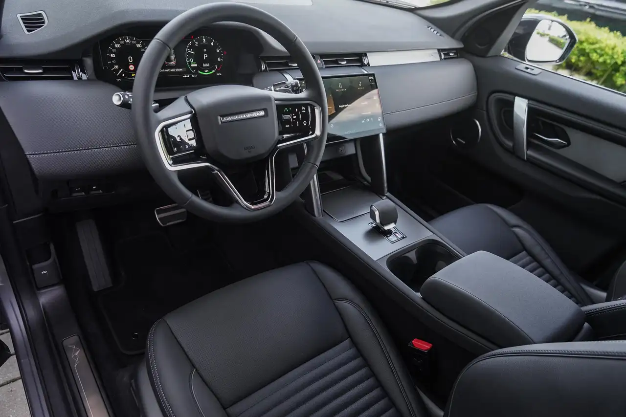Land Rover Discovery Sport 2026 — фото 12