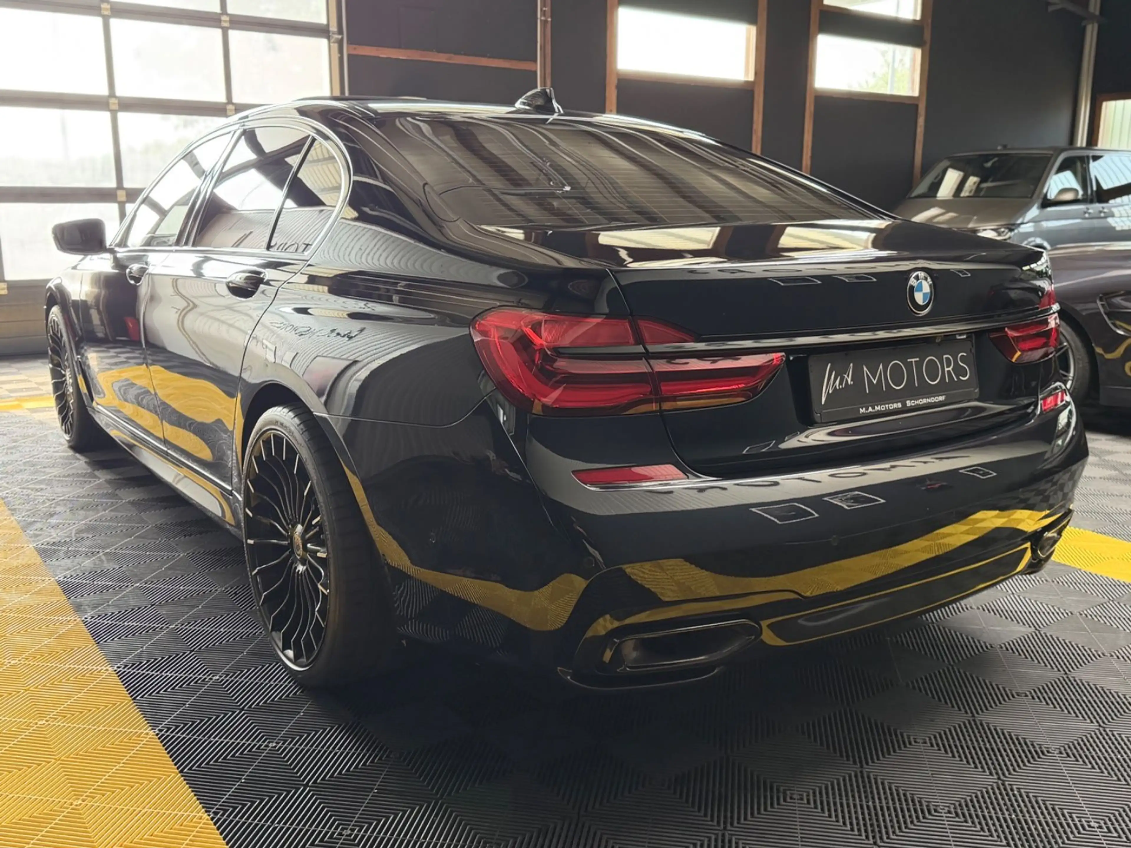 BMW 750 d xDrive/M PAKET/GSD/LASER/H+K/FERN.PARKEN — photo 10