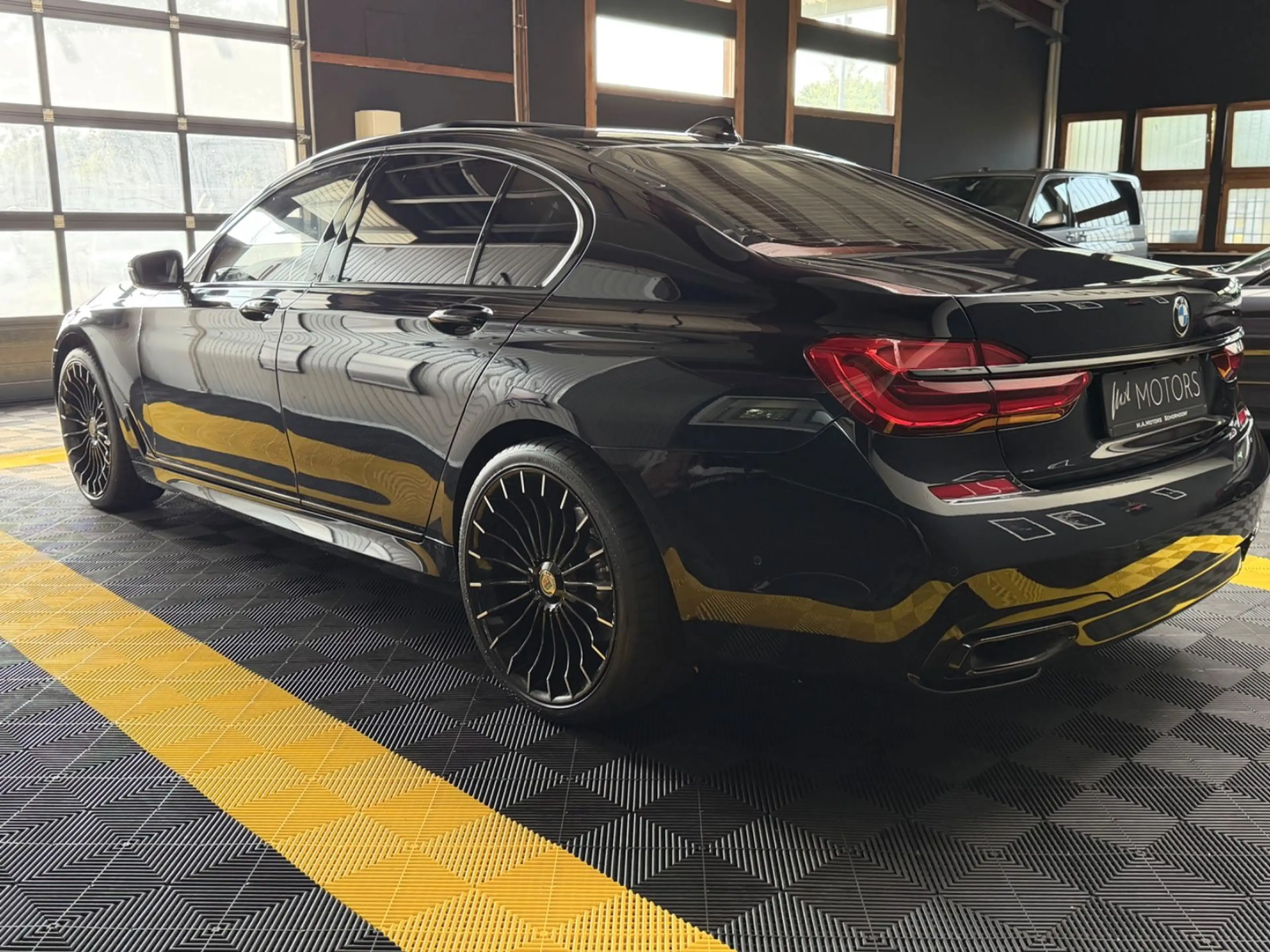 BMW 750 d xDrive/M PAKET/GSD/LASER/H+K/FERN.PARKEN — photo 9