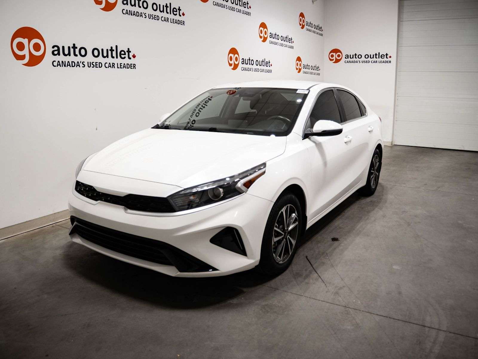 2024 Kia Forte EX 2.0L I4 BLIND SPOT, BLUETOOTH, AUTO LIGHTS, HTD SEATS & STEERING, ANDROID AUTO, APPLE CARPLAY, BACKUP CAM,