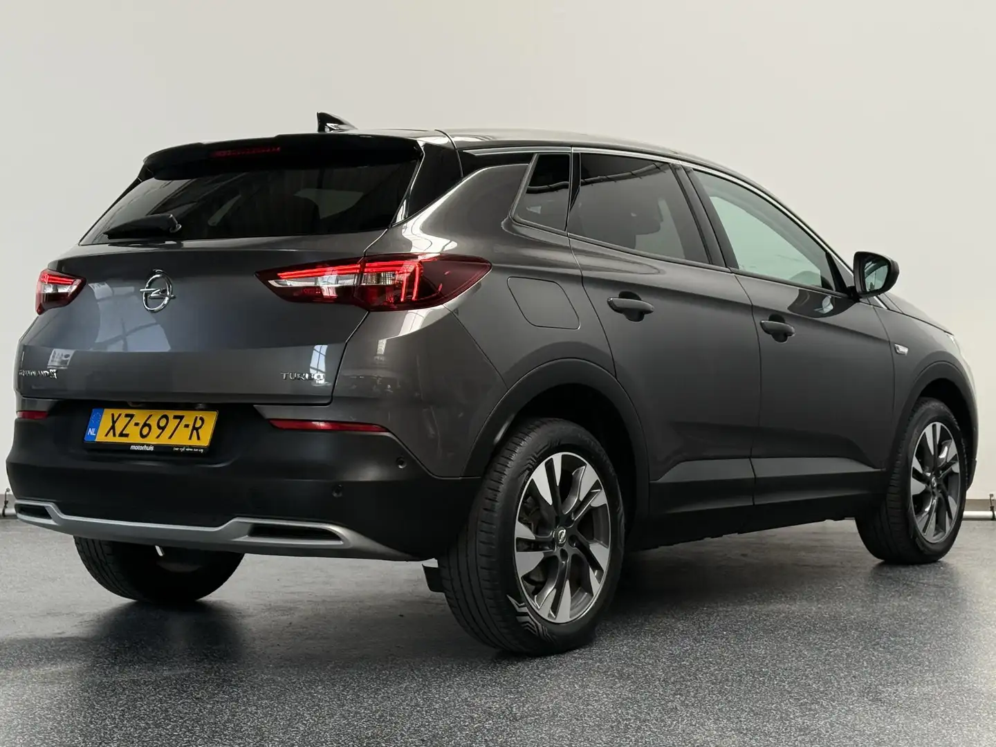 Opel Grandland X 1.2 Turbo Business Executive | Automaat | Panorama Grau - 2