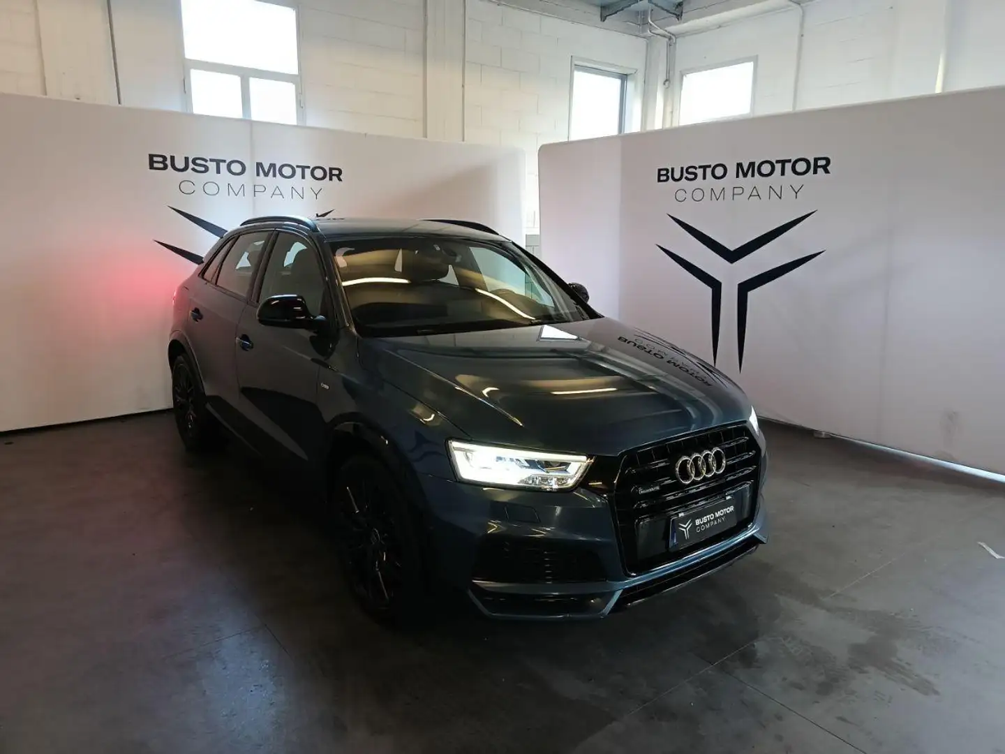 Audi Q3 2.0 TDI 120 CV S tronic Sport AUTOMATICA Bleu - 1