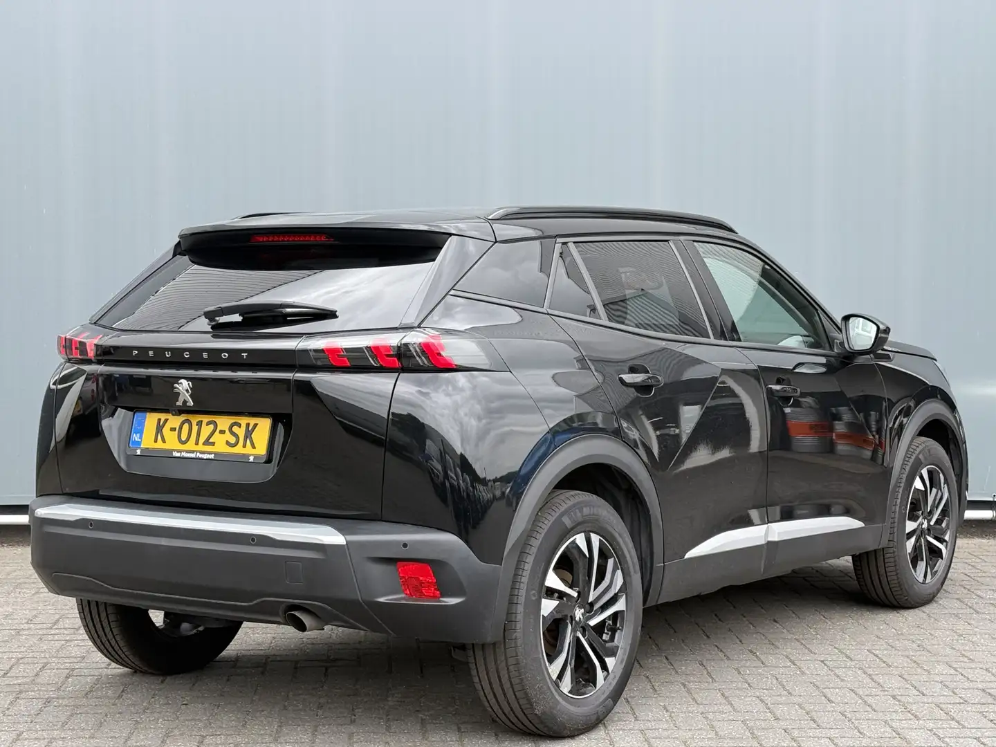 Peugeot 2008 BWJ 2021 1.2 101 PK Allure HALF LEDER / CAMERA / P Negro - 2