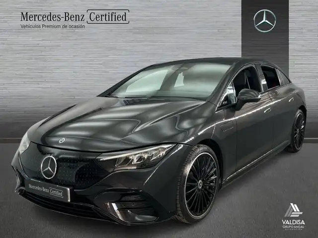 Mercedes-Benz EQE 350 AMG Line Exterior e Interior