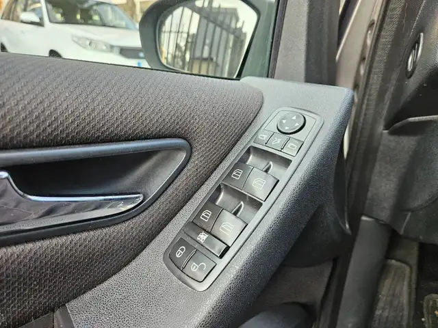 Mercedes-Benz B Class view 15