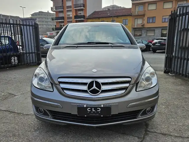 Mercedes-Benz B Class view 2