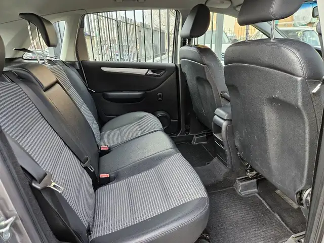 Mercedes-Benz B Class view 13