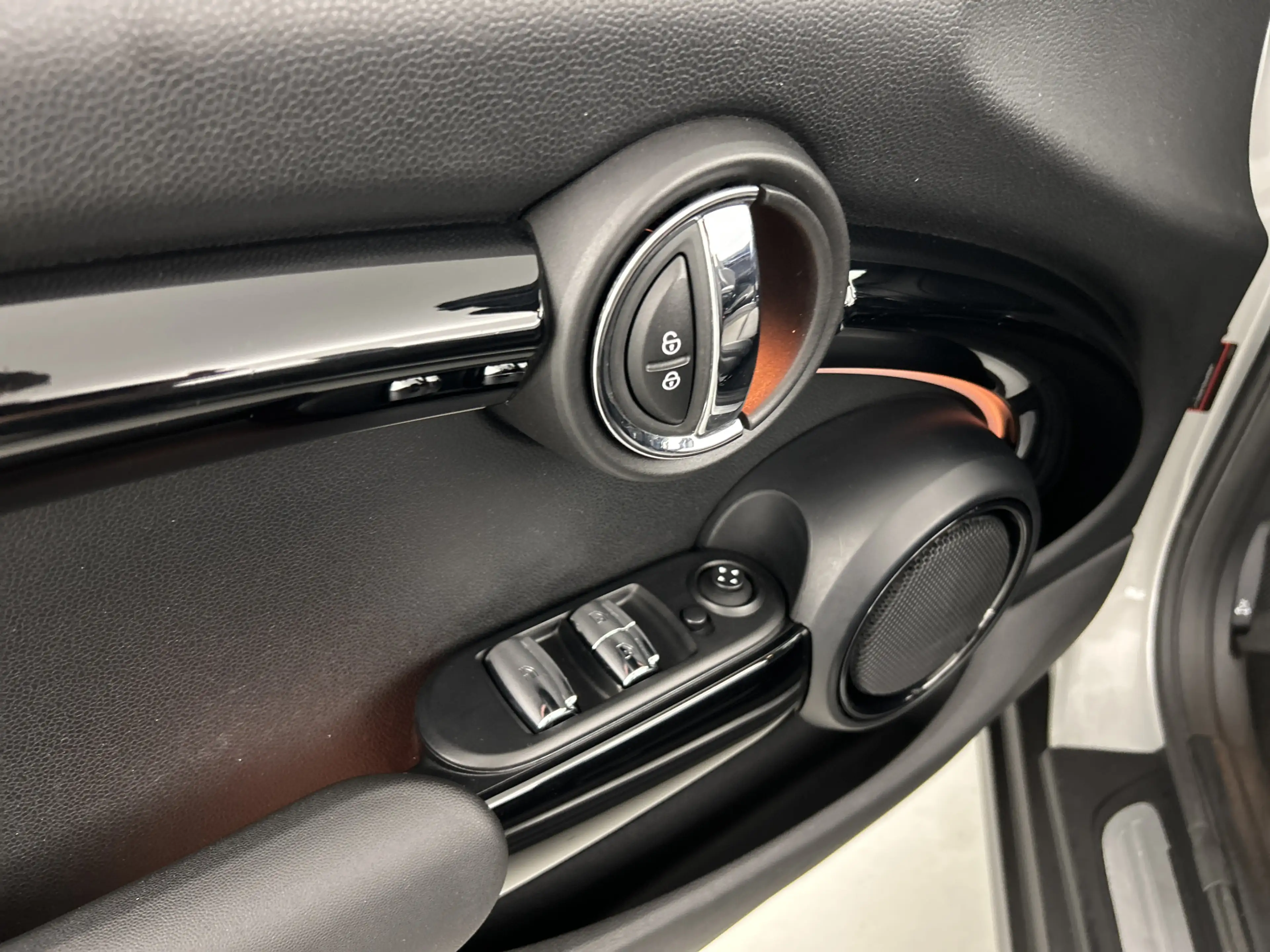 MINI Cooper Cabrio 1.5 PDC V+A/Stoelverwarming/Navi/LMV — photo 13