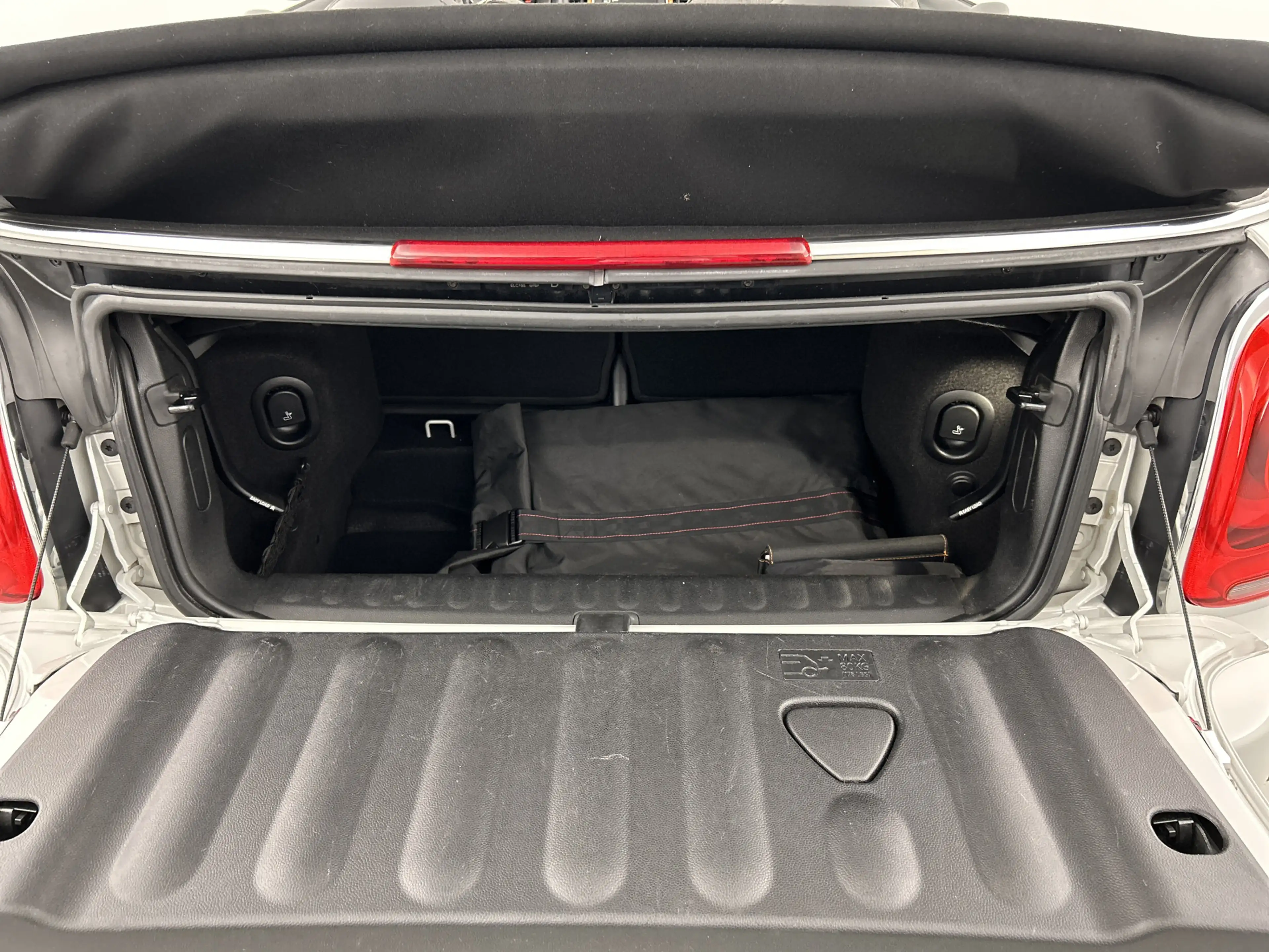MINI Cooper Cabrio 1.5 PDC V+A/Stoelverwarming/Navi/LMV — photo 31