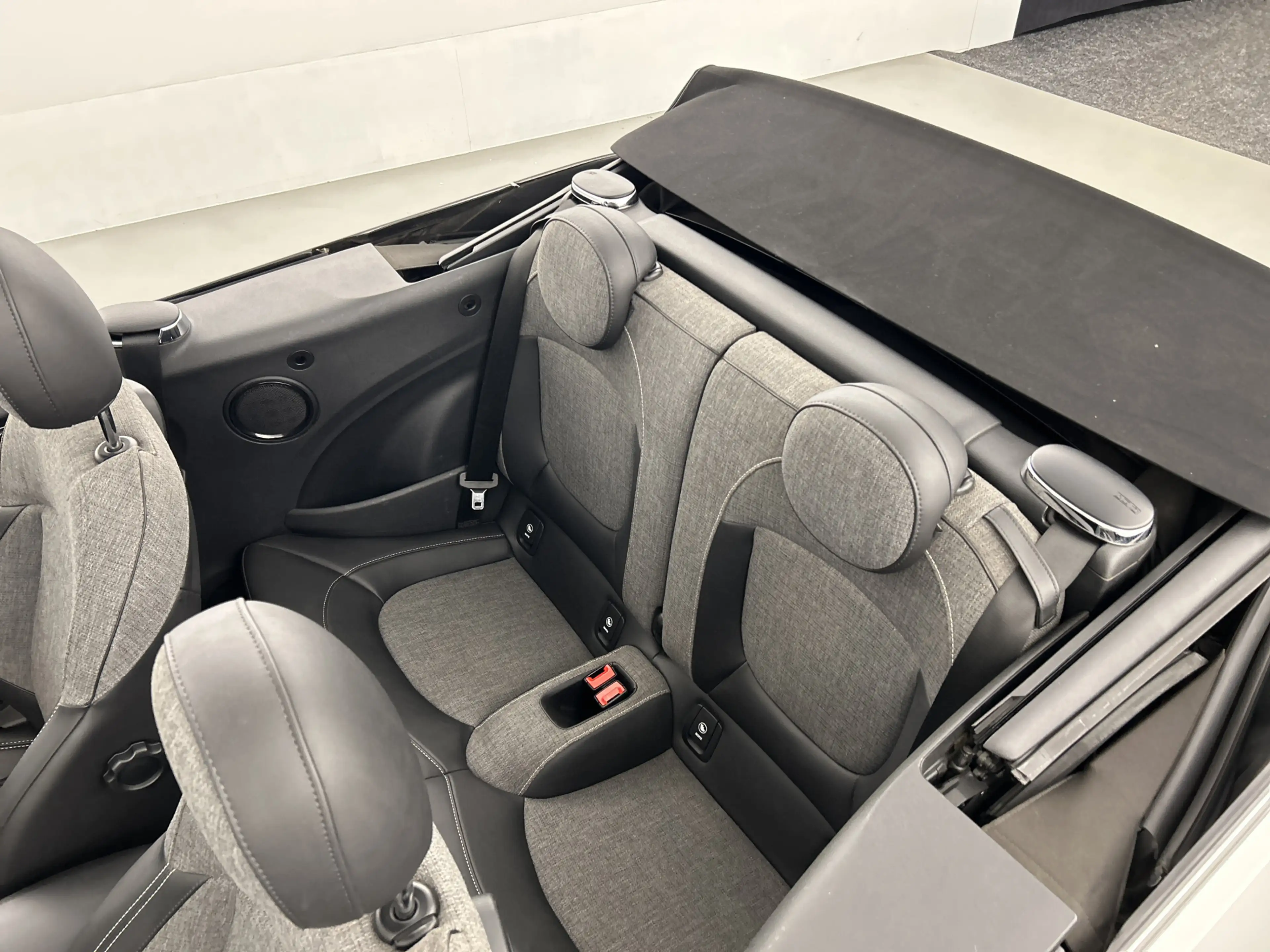 MINI Cooper Cabrio 1.5 PDC V+A/Stoelverwarming/Navi/LMV — photo 29