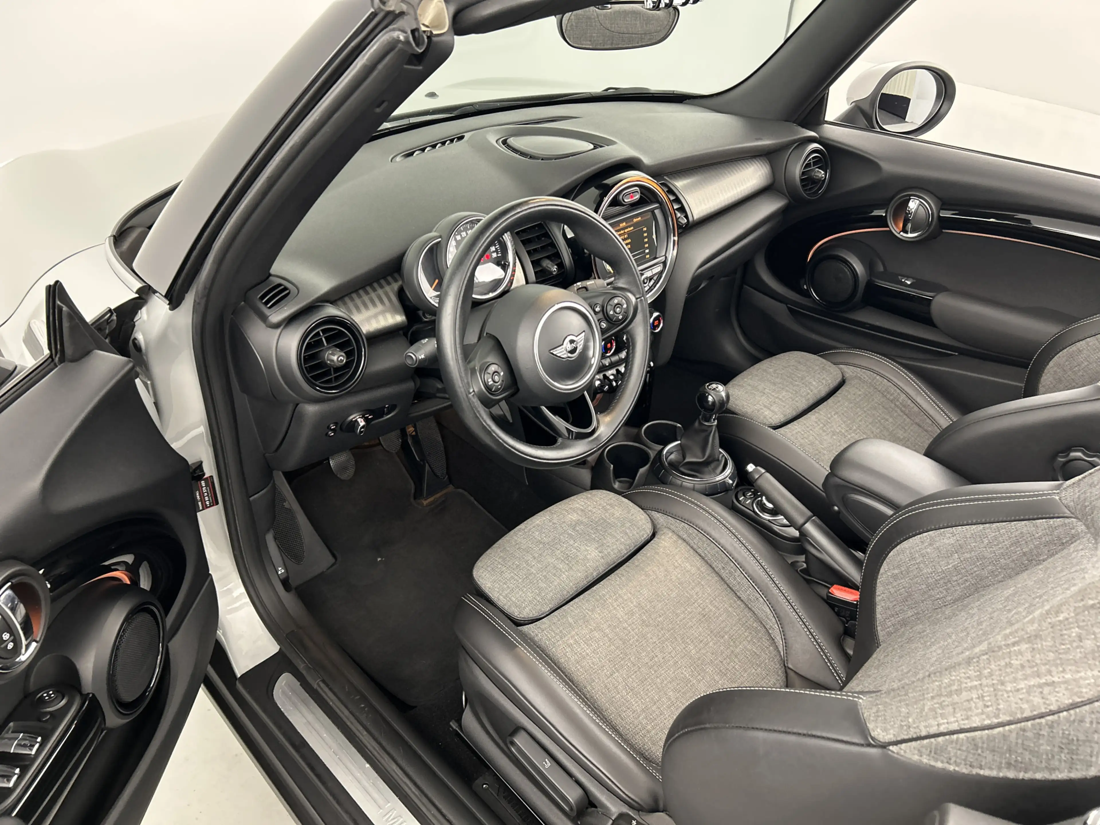 MINI Cooper Cabrio 1.5 PDC V+A/Stoelverwarming/Navi/LMV — photo 12