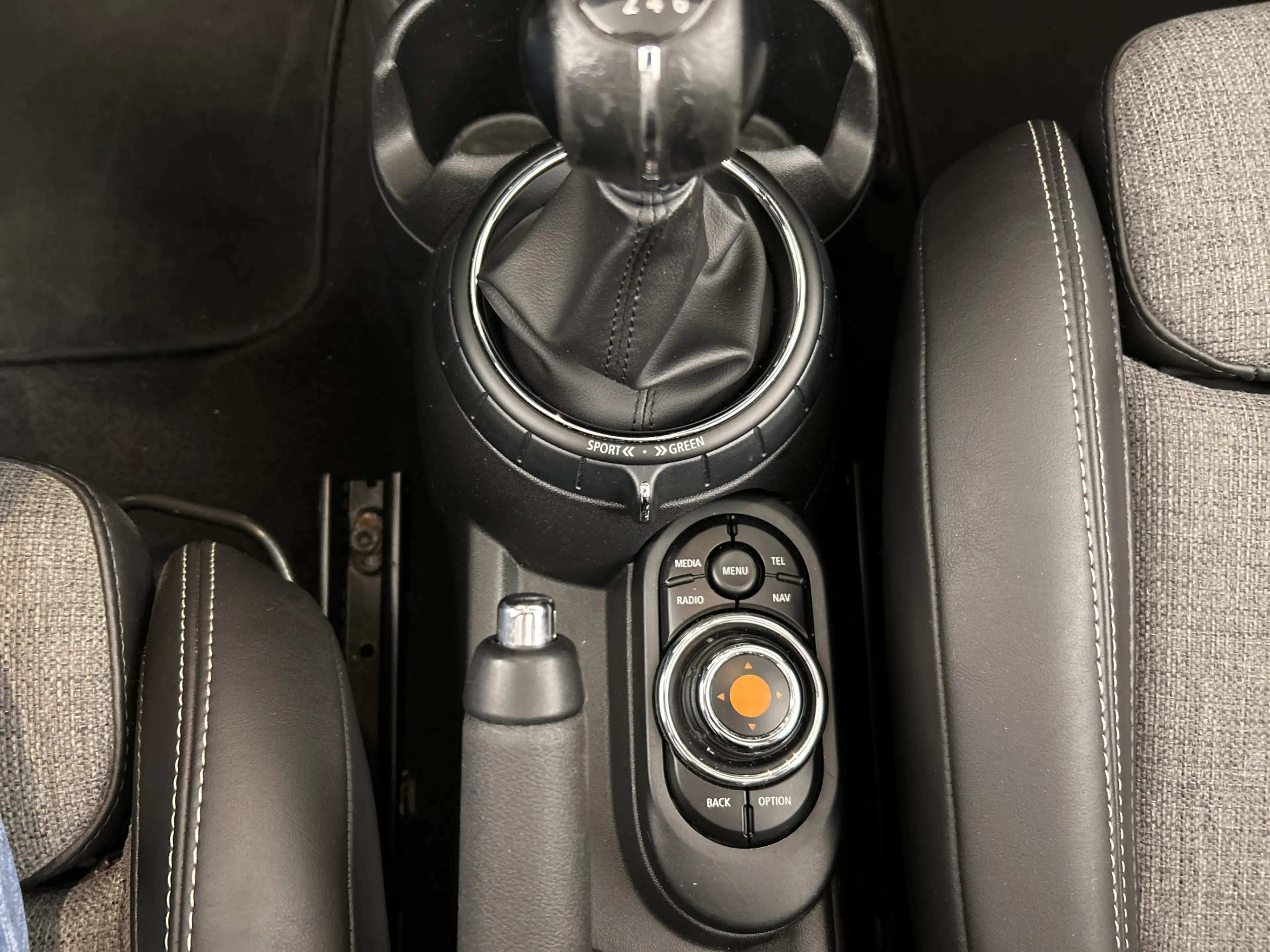MINI Cooper Cabrio 1.5 PDC V+A/Stoelverwarming/Navi/LMV — photo 25