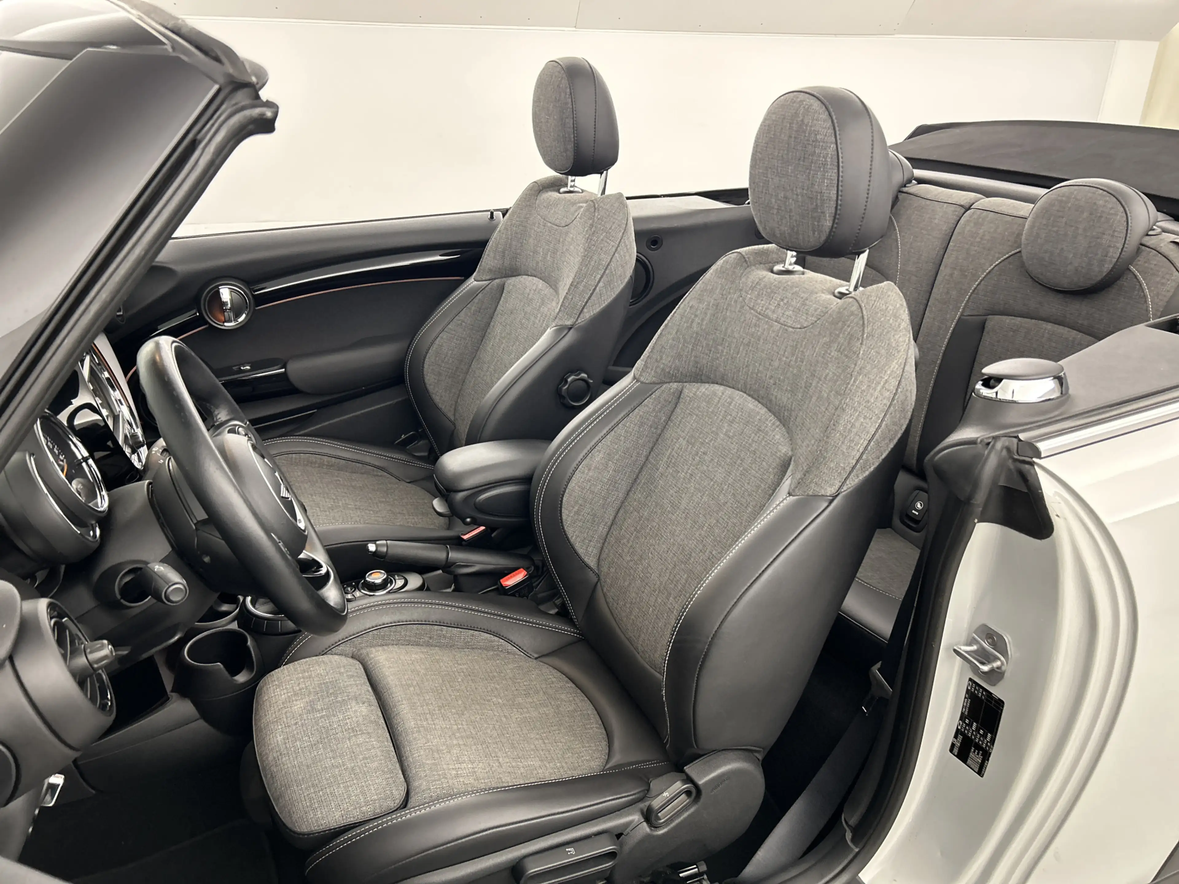 MINI Cooper Cabrio 1.5 PDC V+A/Stoelverwarming/Navi/LMV — photo 14
