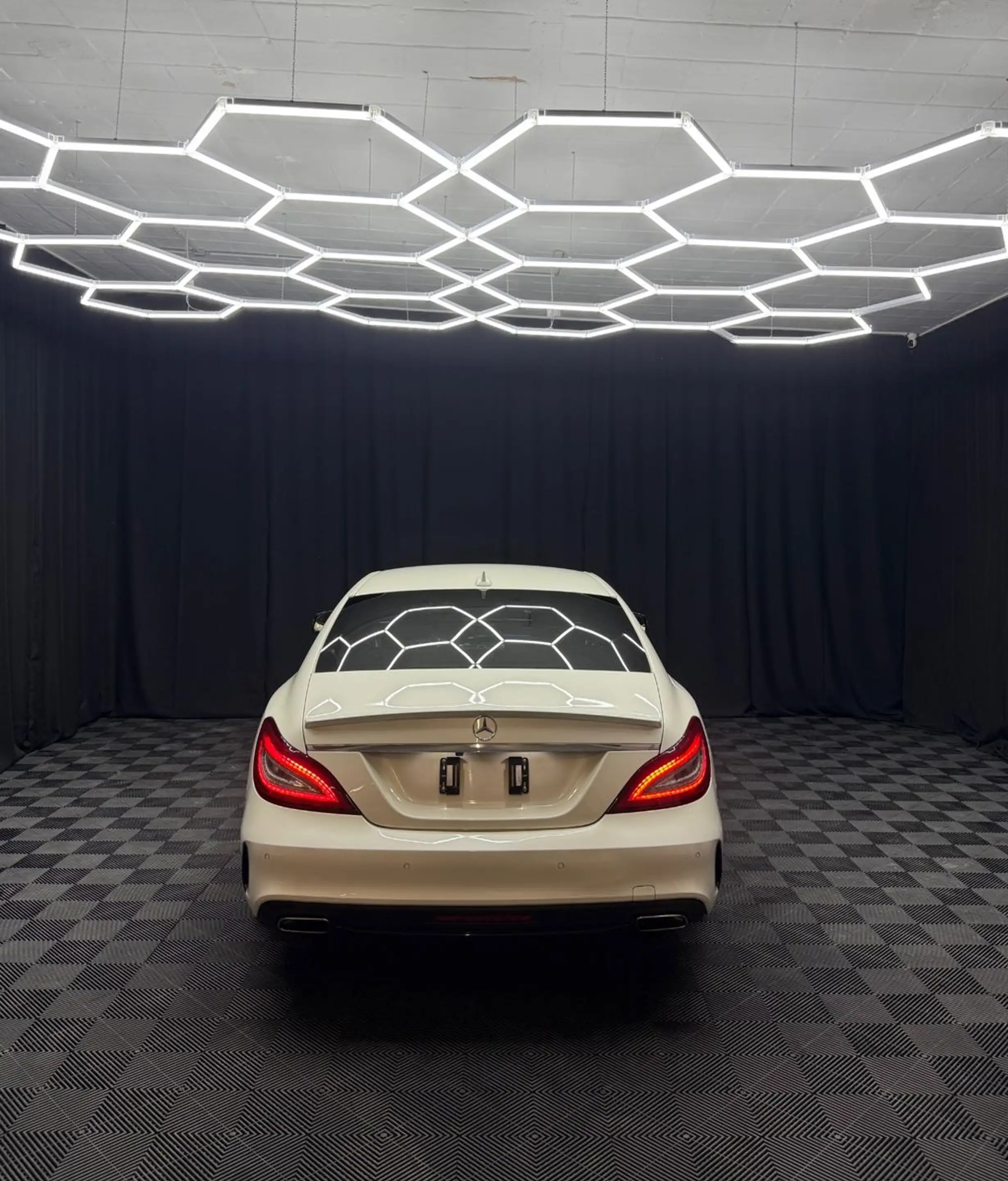 Mercedes-Benz CLS 400 *AMG LINE*PERLMUTT*360 GRAD*H&K*MBEAM — photo 7