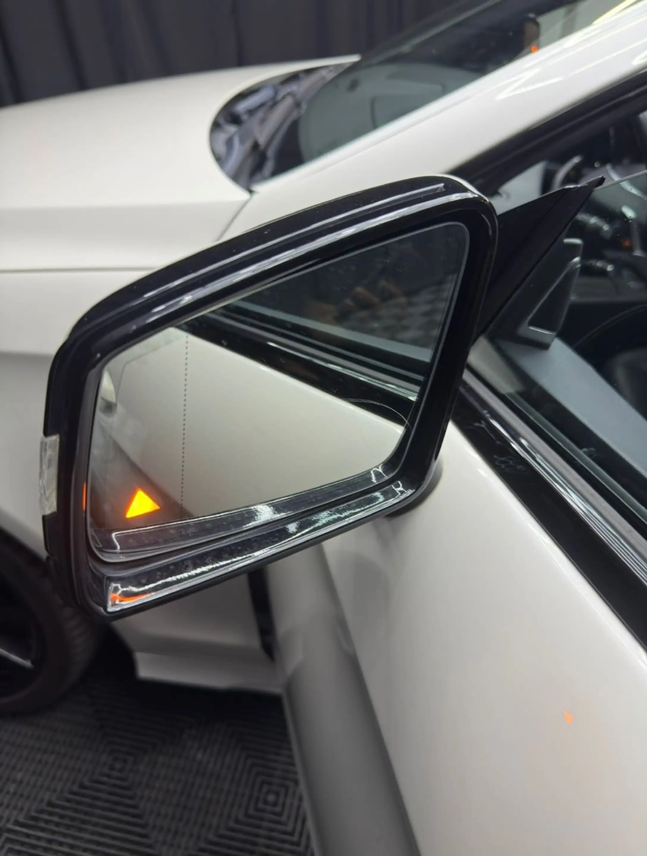 Mercedes-Benz CLS 400 *AMG LINE*PERLMUTT*360 GRAD*H&K*MBEAM — photo 9