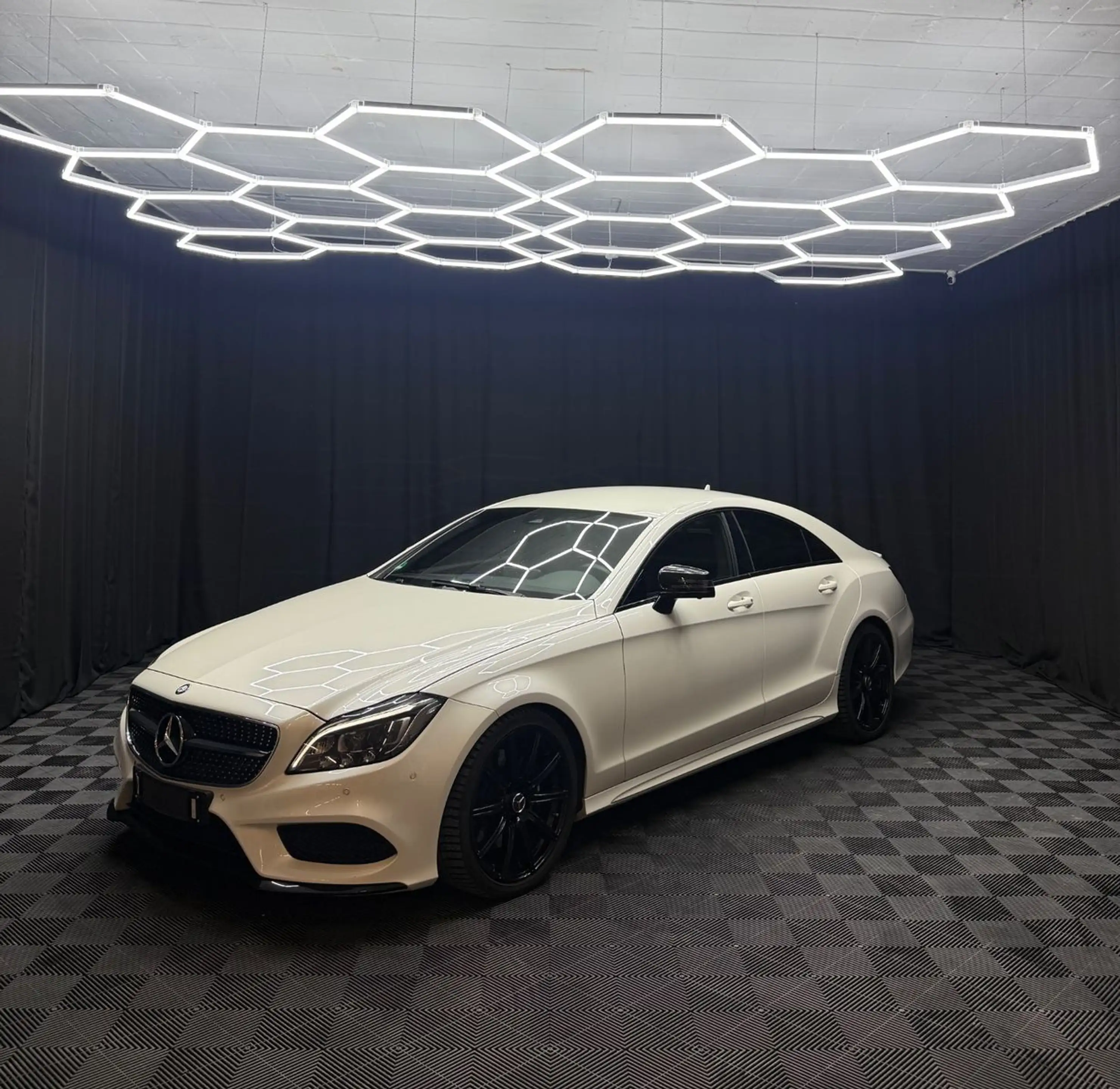 Mercedes-Benz CLS 400 *AMG LINE*PERLMUTT*360 GRAD*H&K*MBEAM