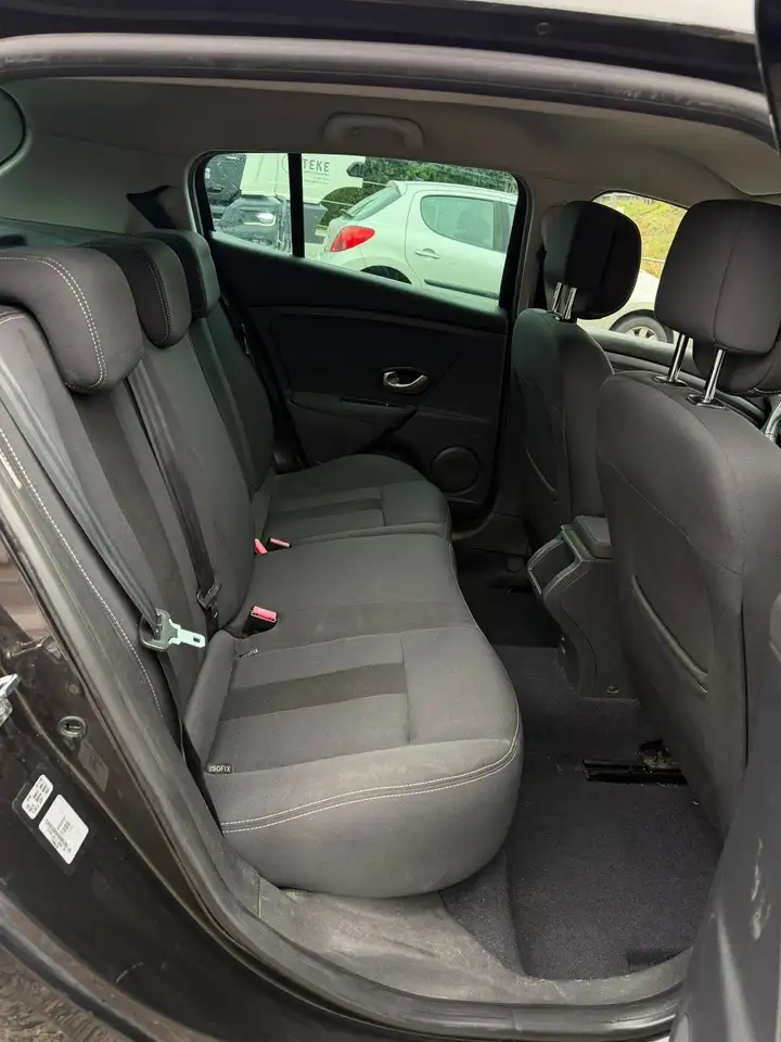 Renault Megane Berline — photo 7