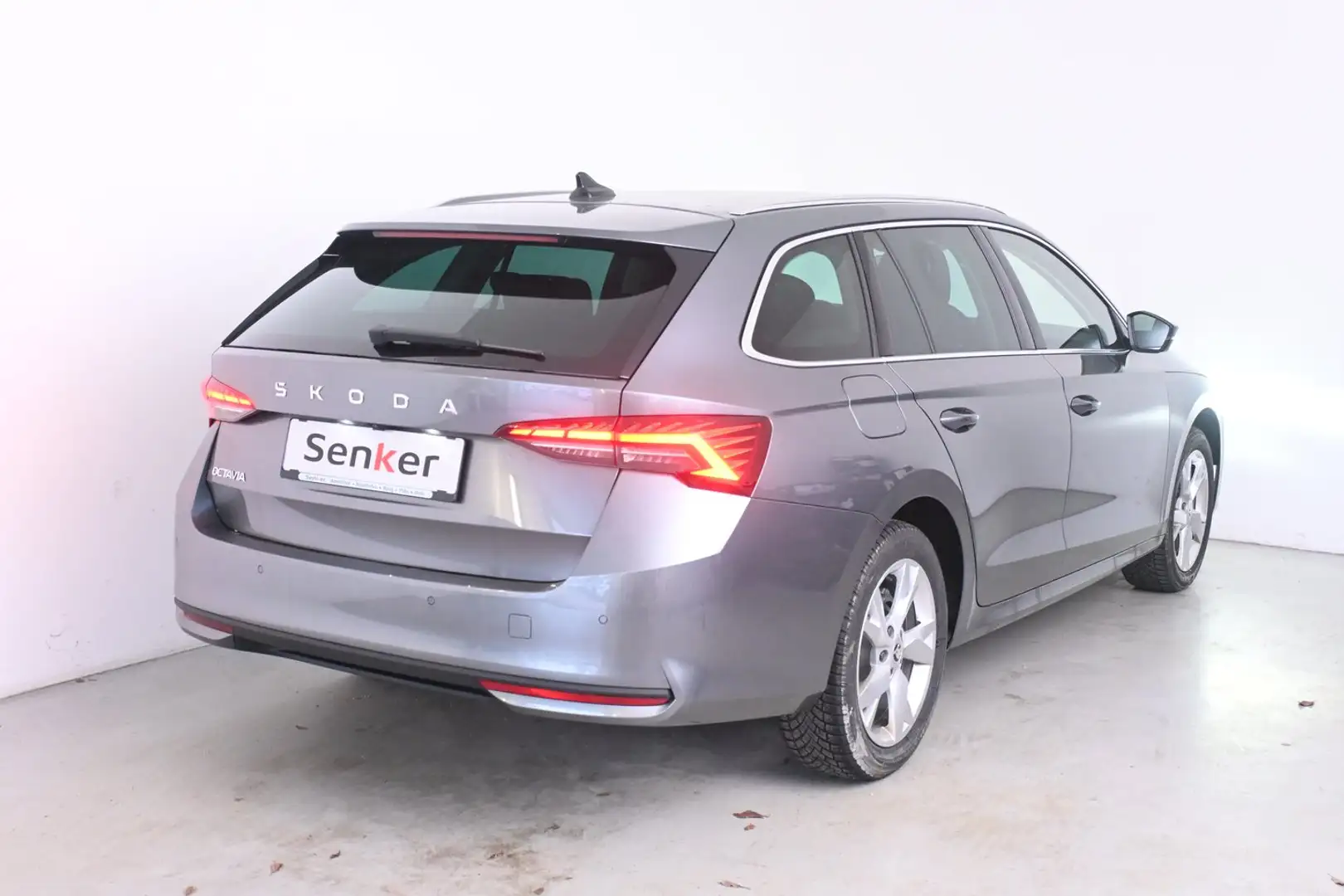 Skoda Octavia Selection TSI mHEV DSG Grau - 2