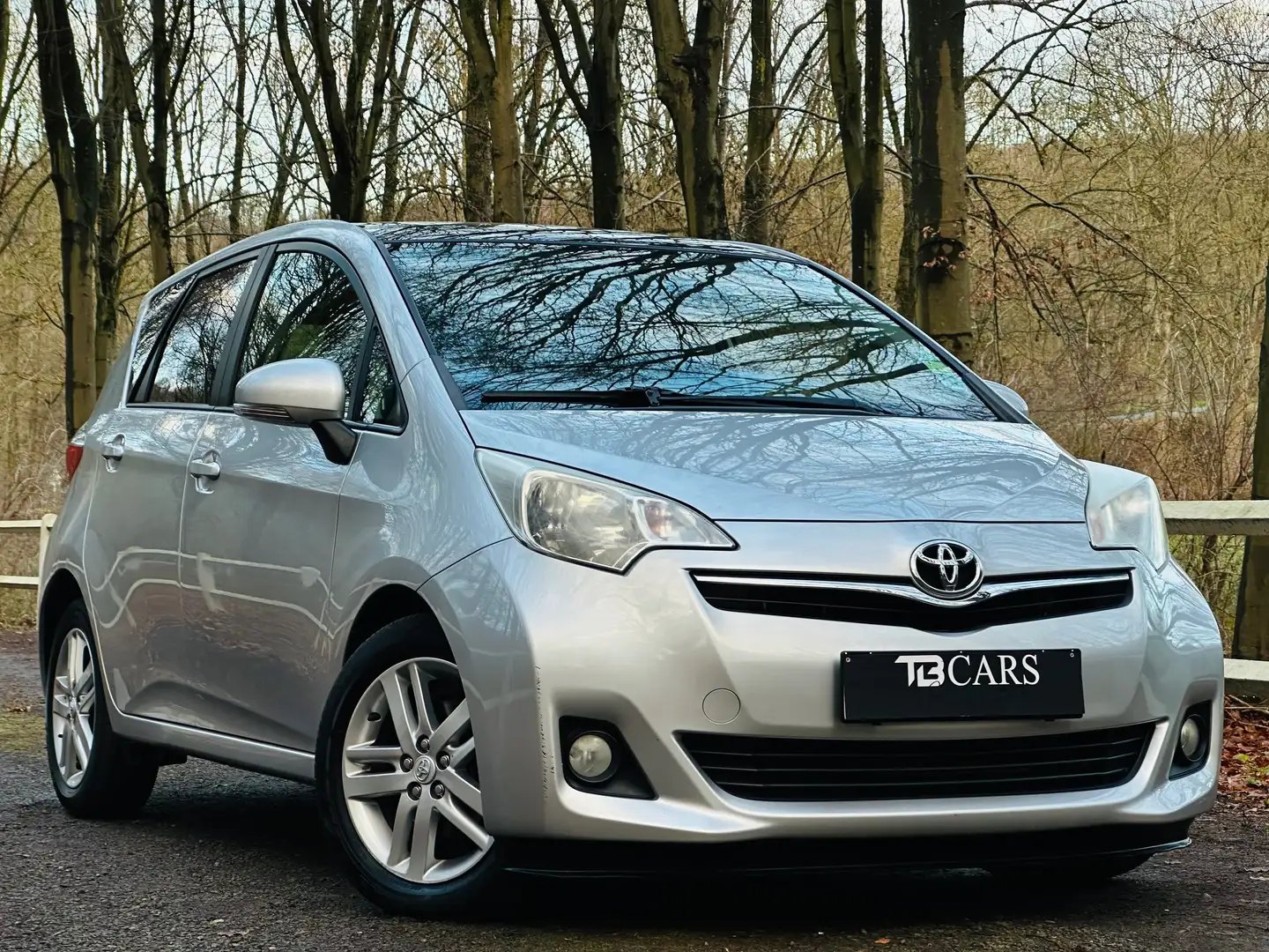 Toyota Verso-S // BOITE AUTOMATIQUE \\ ** 62.000 KM ** Gris - 2