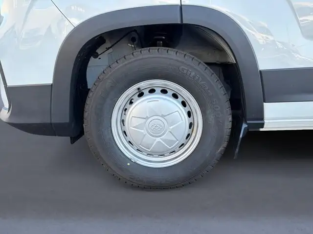 Maxus Deliver 9 view 9