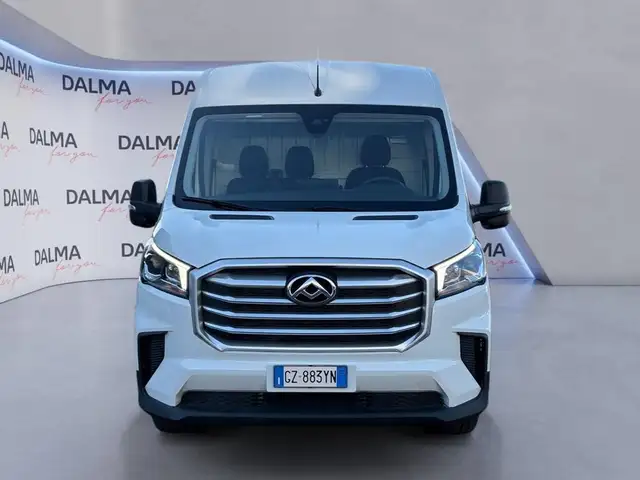 Maxus Deliver 9 view 8