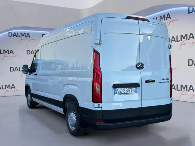 Maxus Deliver 9 view 3