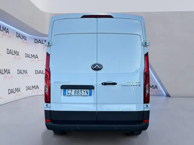 Maxus Deliver 9 view 4