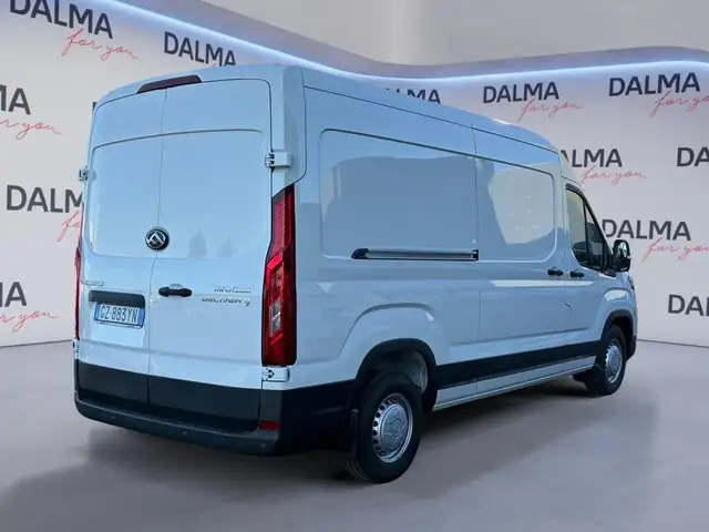 Maxus Deliver 9 view 5