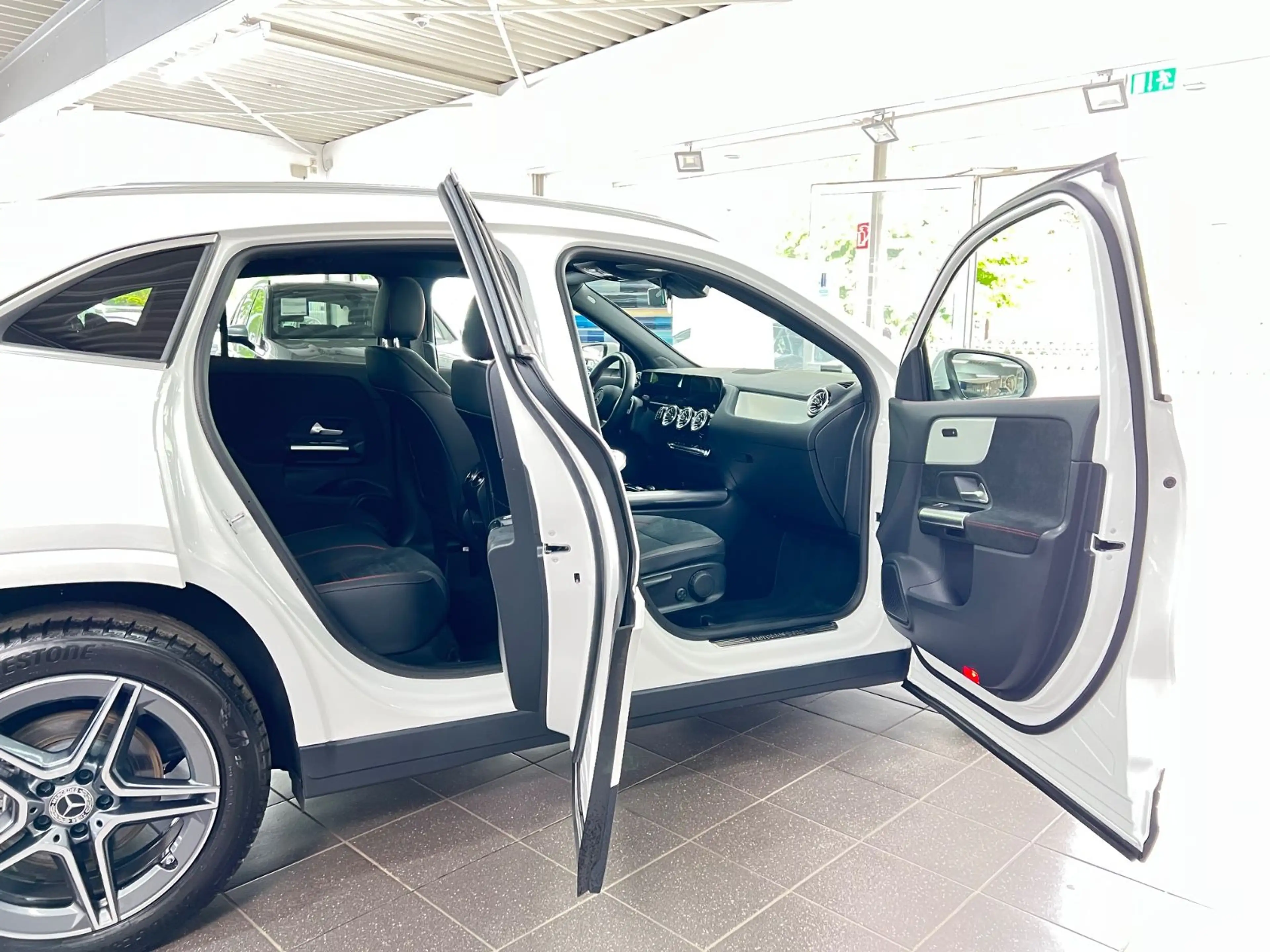 Mercedes-Benz GLA 220 d 4M AMG Line AHK+DIS+Pano+Pre Safe uvm. — photo 14