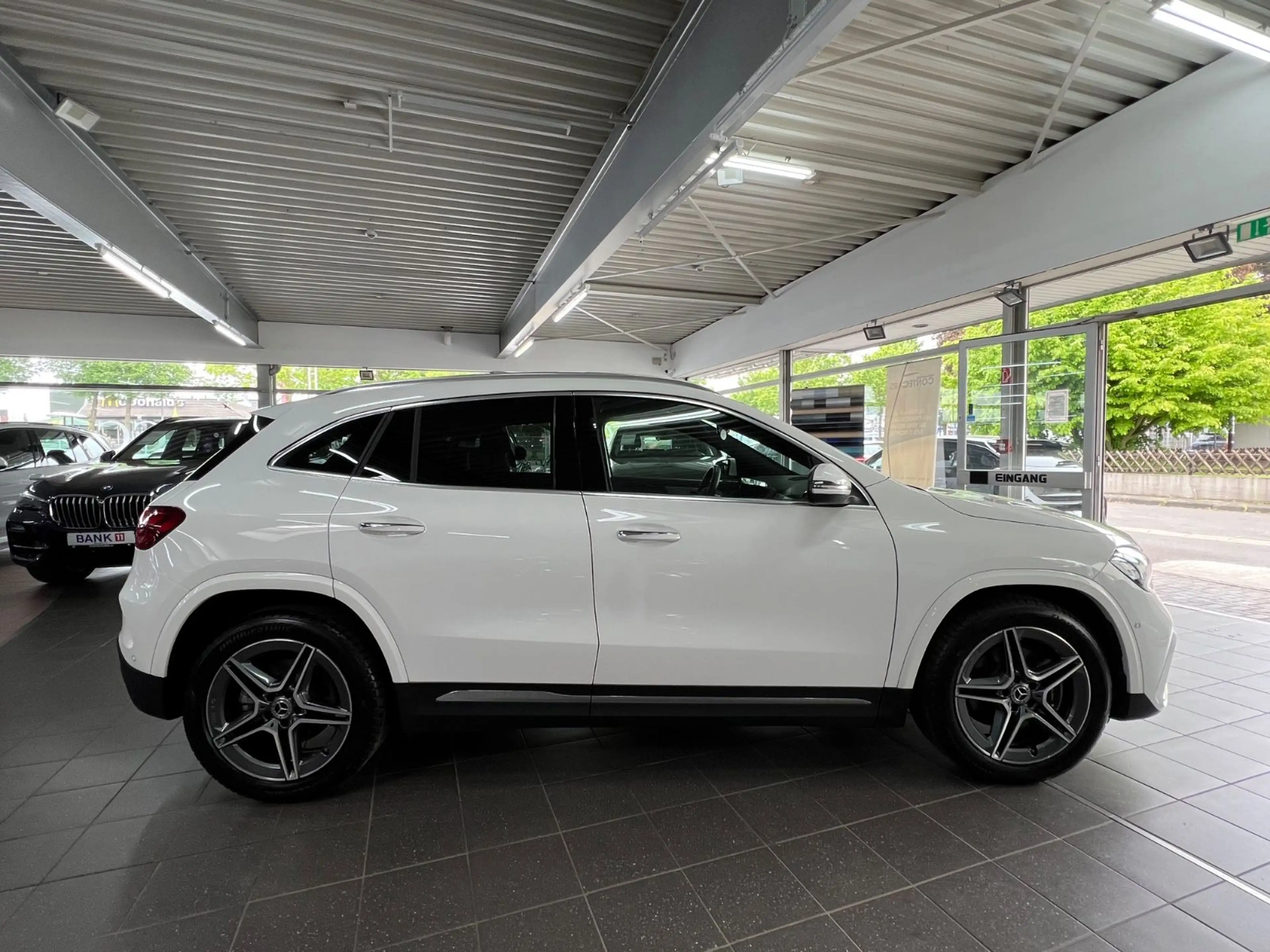 Mercedes-Benz GLA 220 d 4M AMG Line AHK+DIS+Pano+Pre Safe uvm. — photo 13