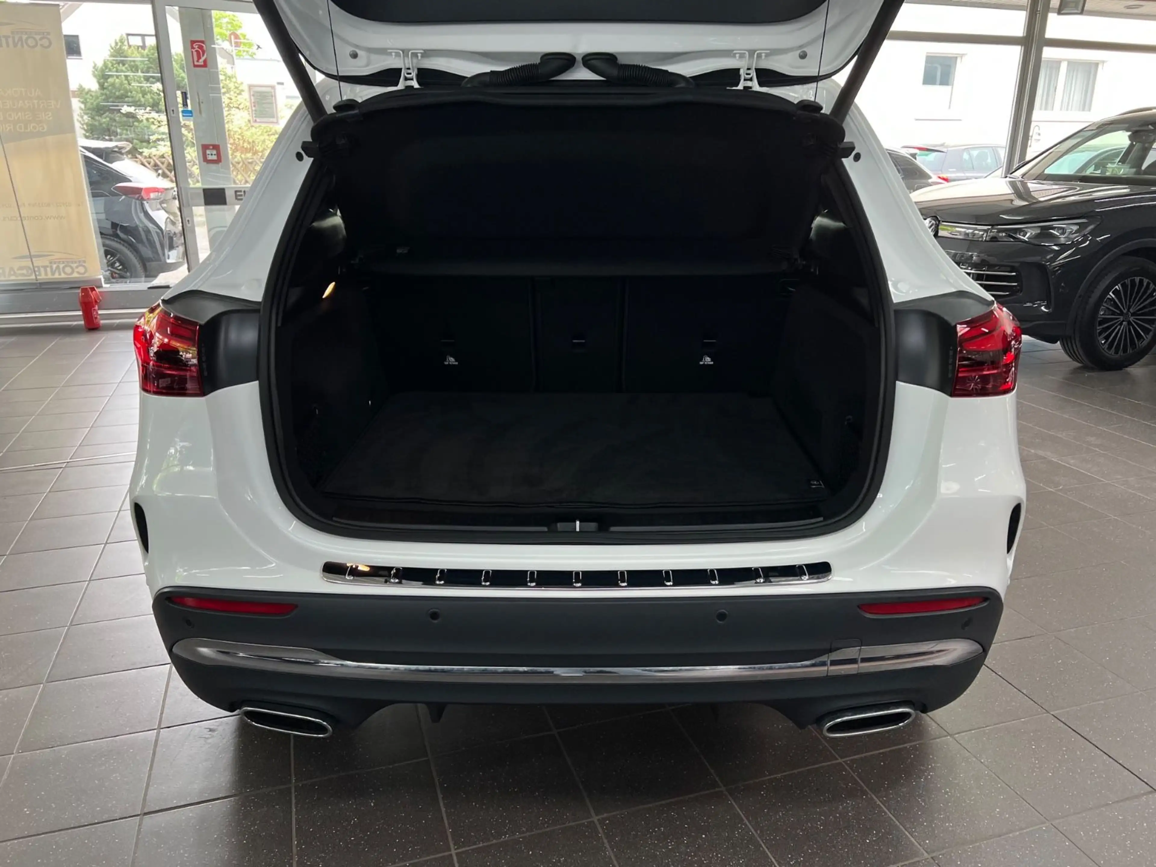 Mercedes-Benz GLA 220 d 4M AMG Line AHK+DIS+Pano+Pre Safe uvm. — photo 10