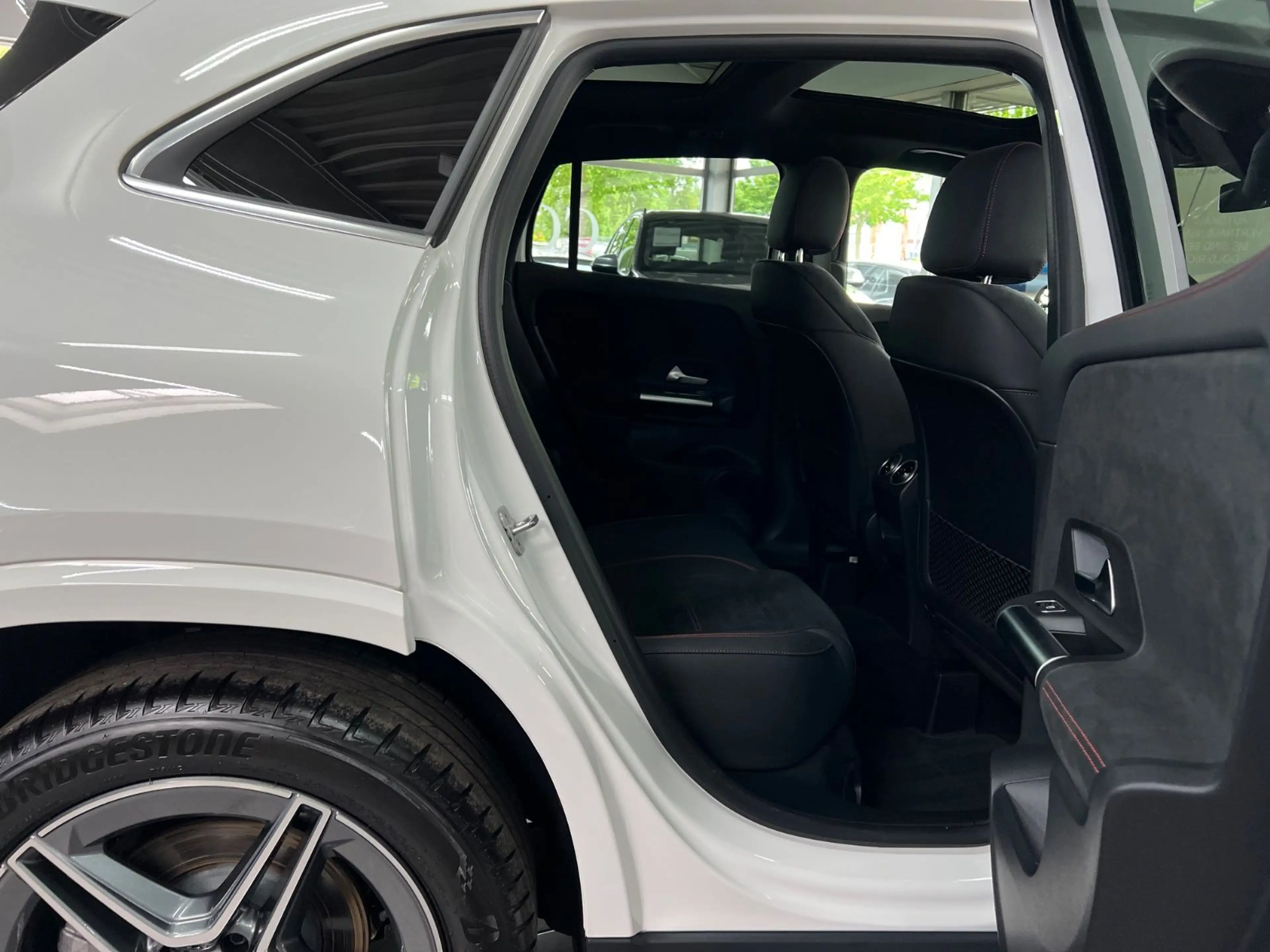 Mercedes-Benz GLA 220 d 4M AMG Line AHK+DIS+Pano+Pre Safe uvm. — photo 15