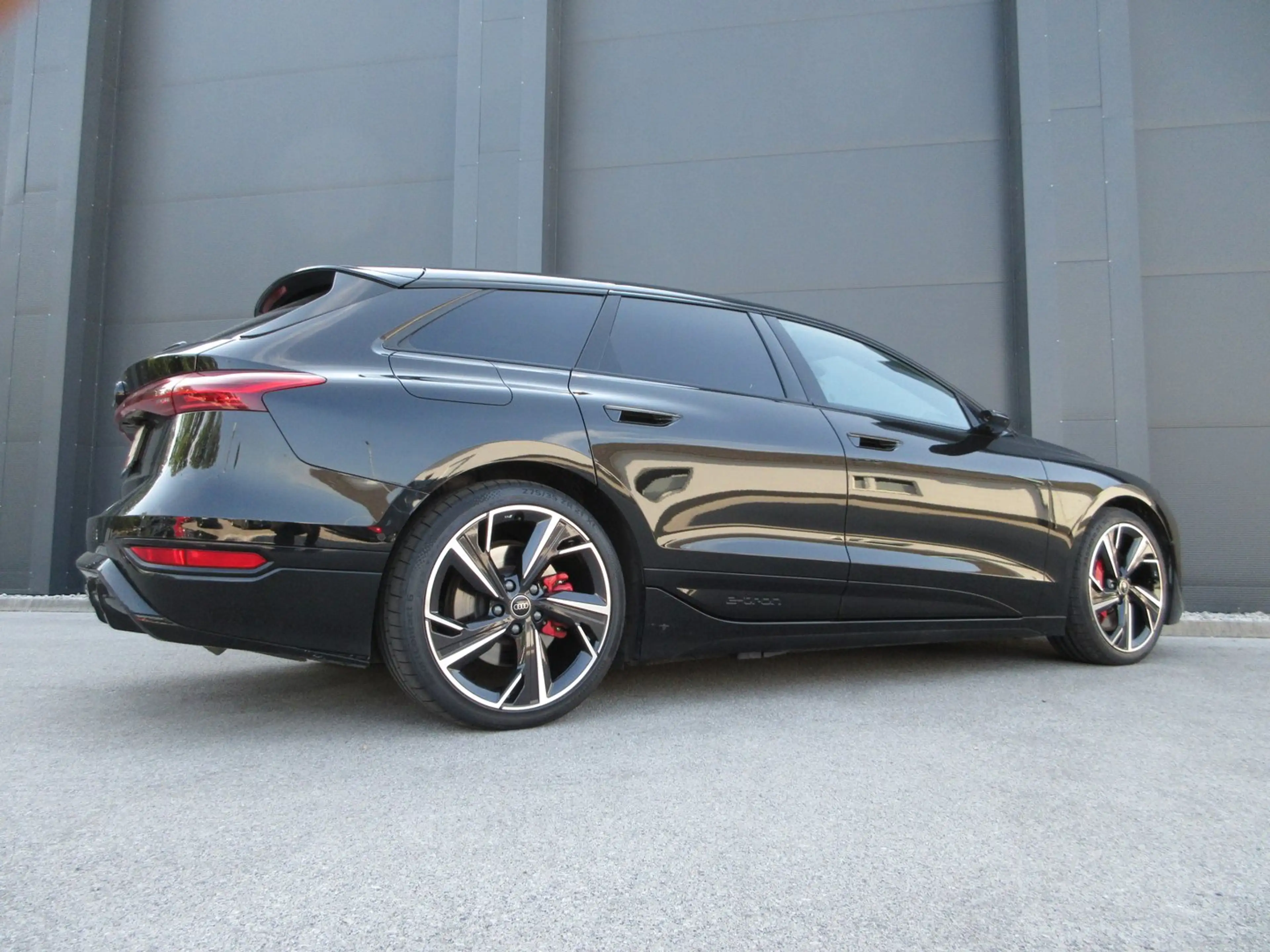 Audi S6 e-tron e-tron — photo 9