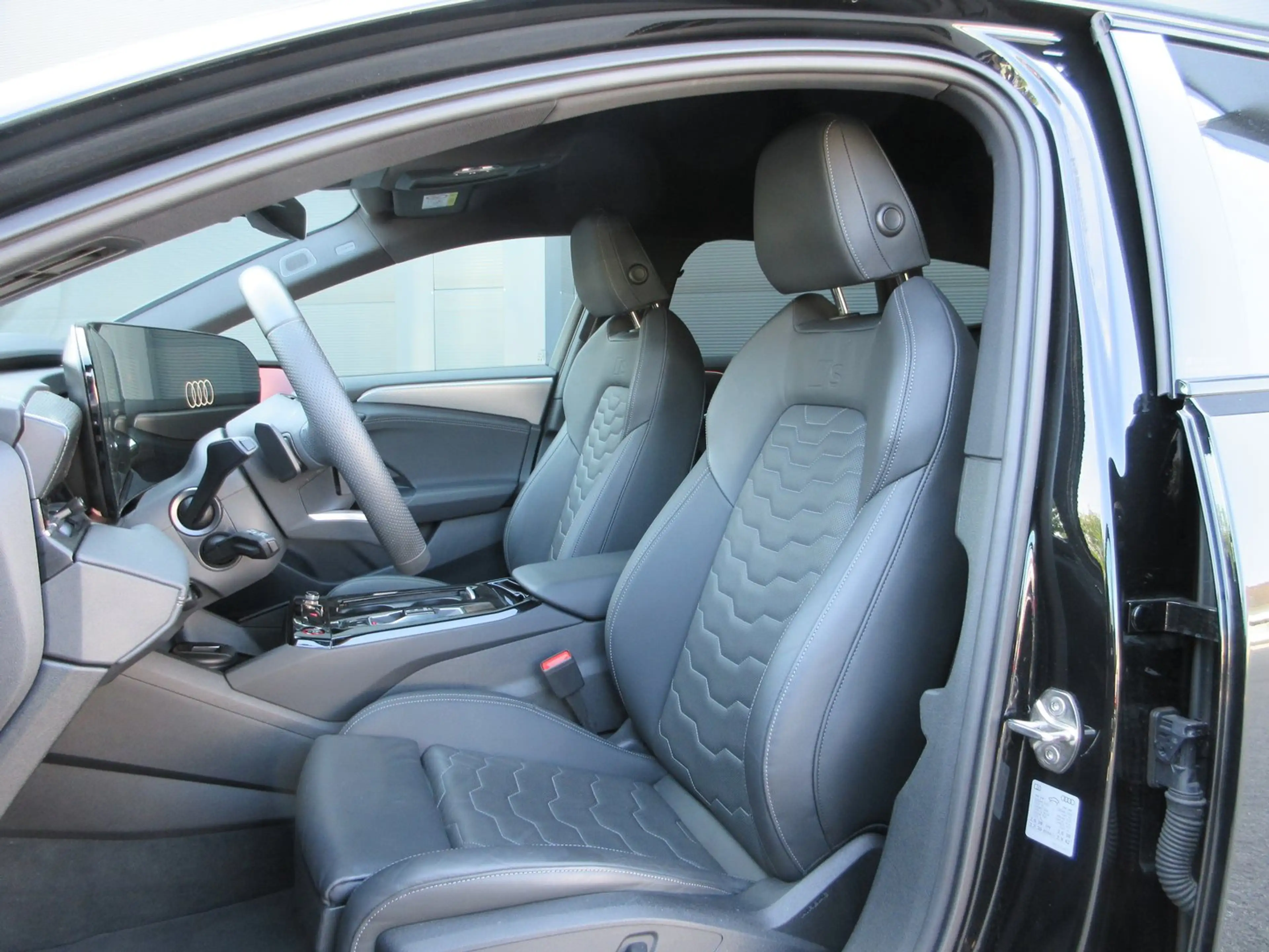 Audi S6 e-tron e-tron — photo 11