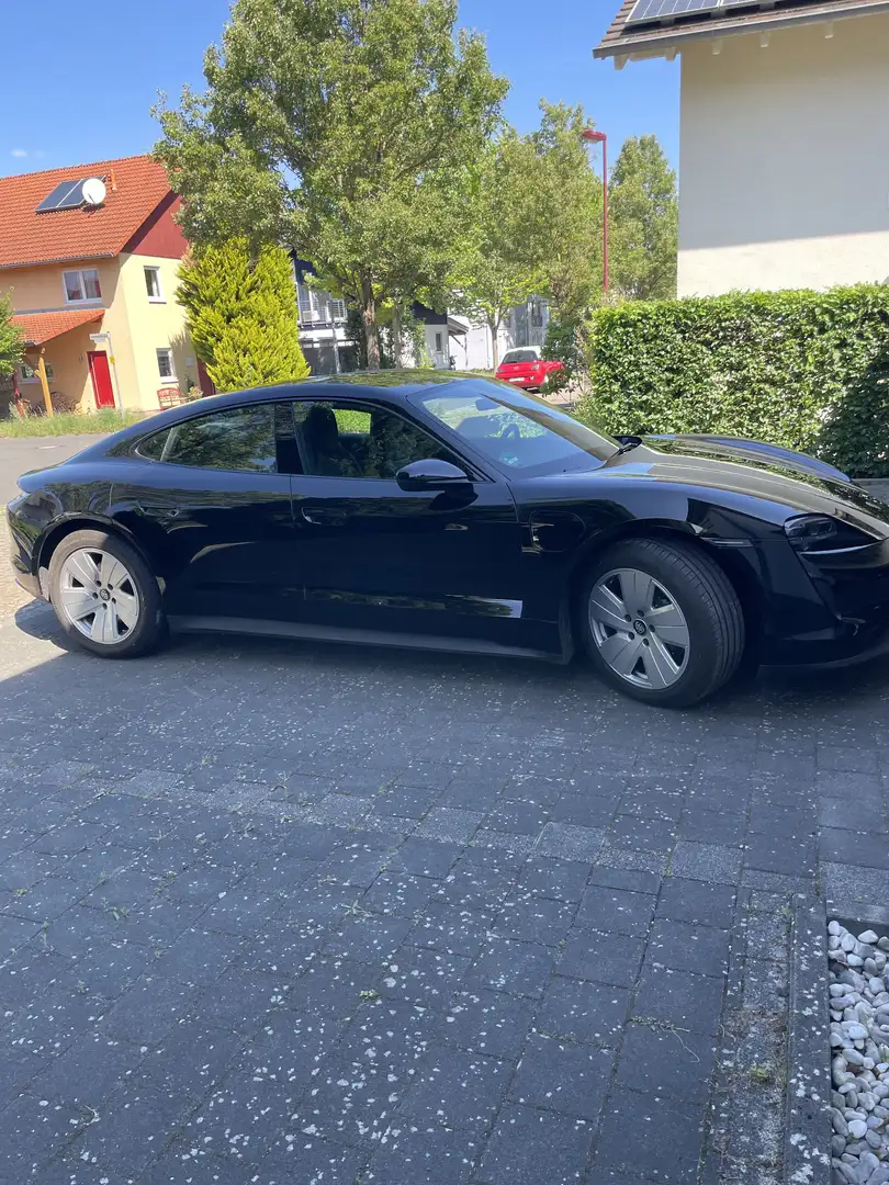 Porsche Taycan Gepflegter Porsche Taycan mit Händlergarantie - 2