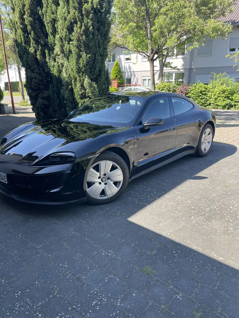 Porsche Taycan Gepflegter Porsche Taycan mit Händlergarantie - 1