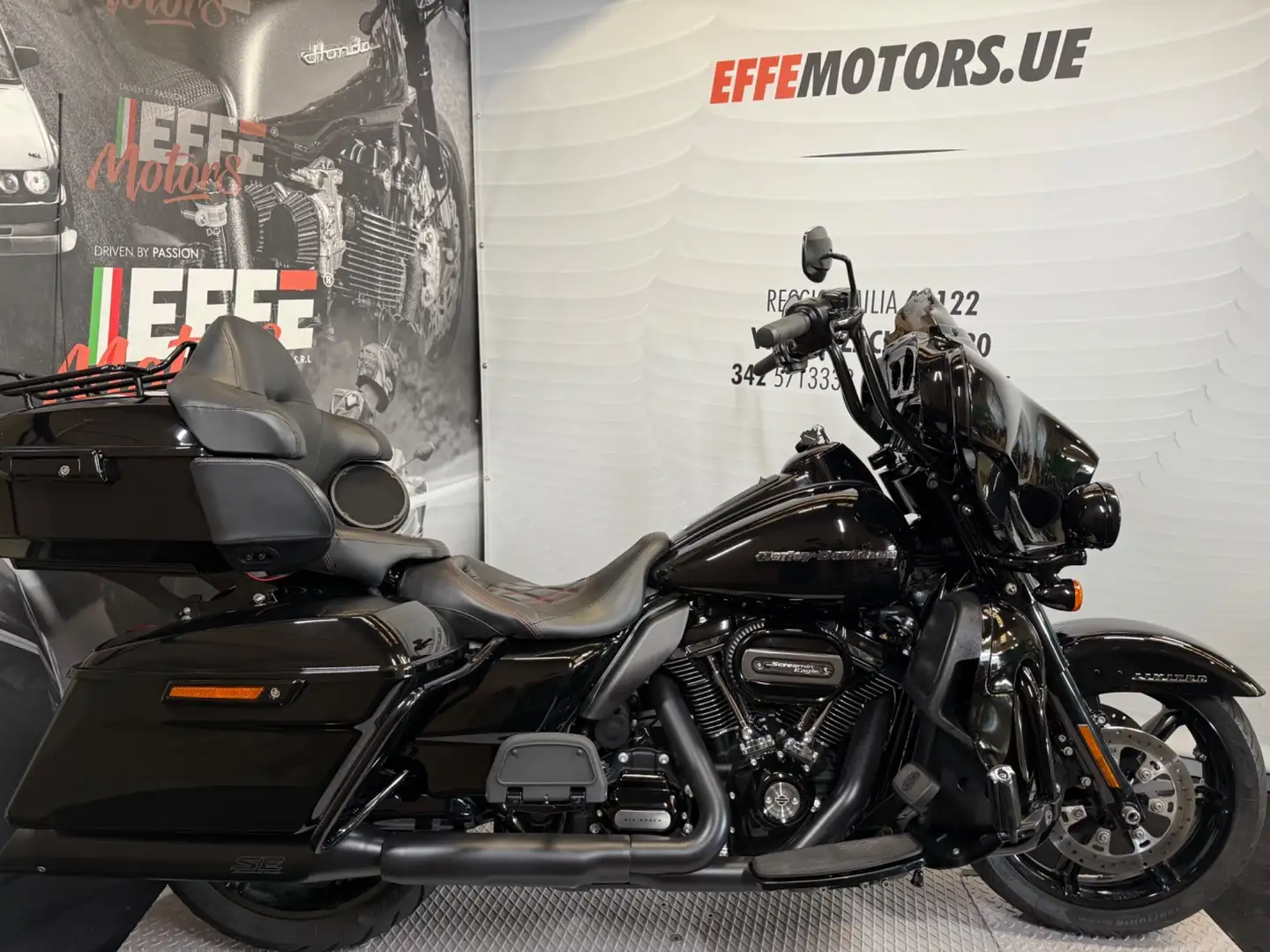 Harley-Davidson Electra Glide Zwart - 1